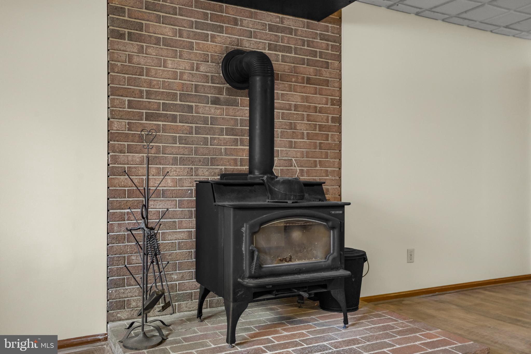 BRETON BAY - Residential Lease