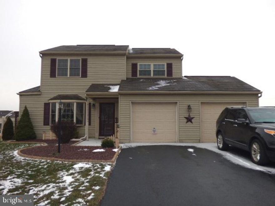 Come home to the beauty and comfort of this 3BR, 1.5BA home. It showcases many wonderful features including upgraded flooring, newer carpet, living or dining rm, newly refaced kitchen cabs, vaulted ceiling family rm, 1st flr lau; master ste with walk-in closet featuring custom organization, gorgeous new ceramic tiled bath and pull-down attic storage. There's also a nice fenced yard with tiered decking, gazebo, fire pit, above-ground pool and shed