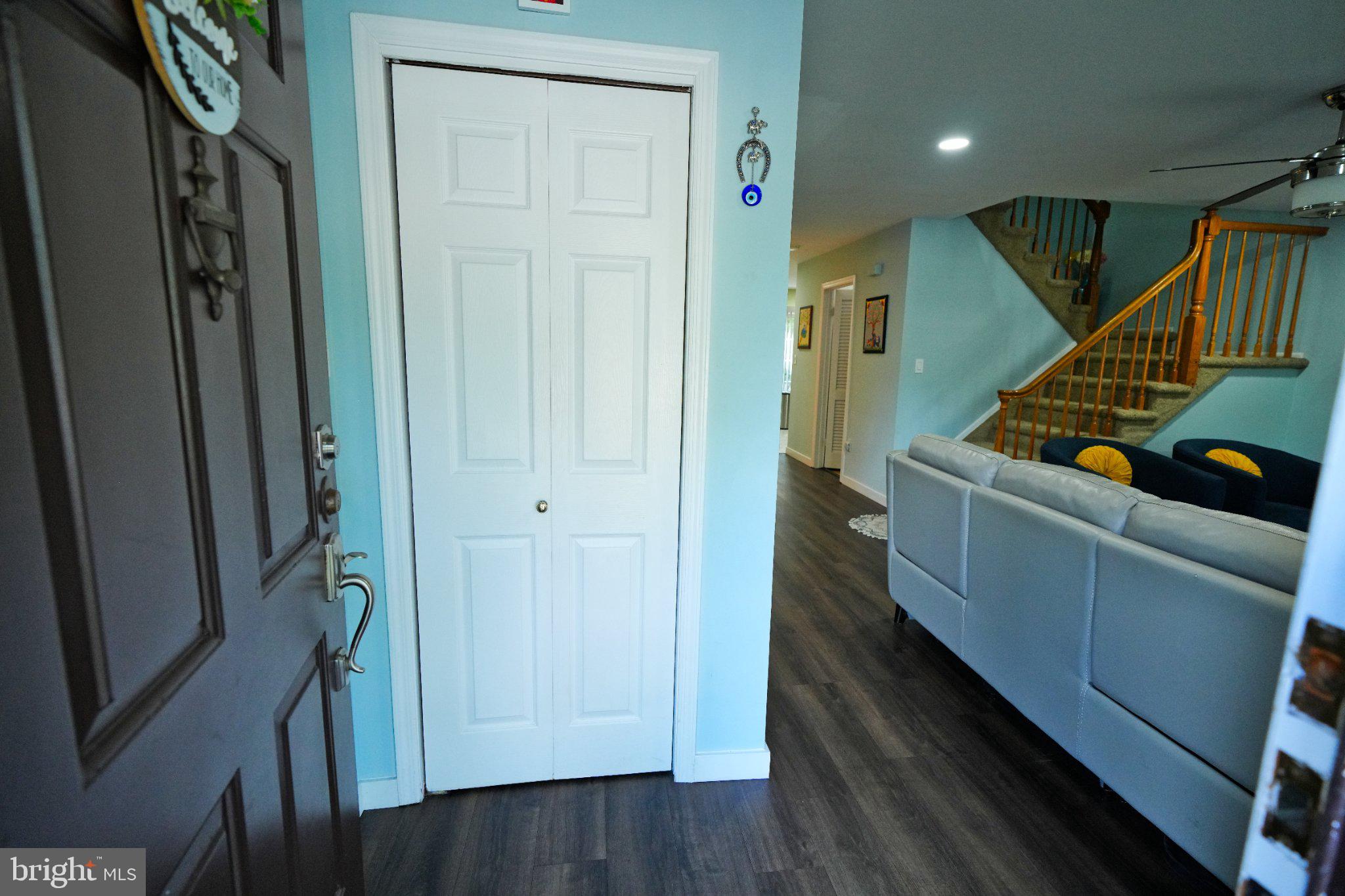 1702 OAK COURT