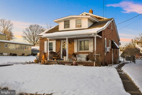 Photo of 156 Tettemer Avenue, HAMILTON, NJ 08610 (MLS # NJME2071228)