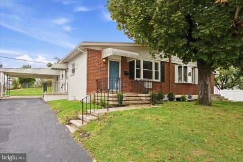 Photo of 514 Palmer Road, CONSHOHOCKEN, PA 19428 (MLS # PAMC2195246)