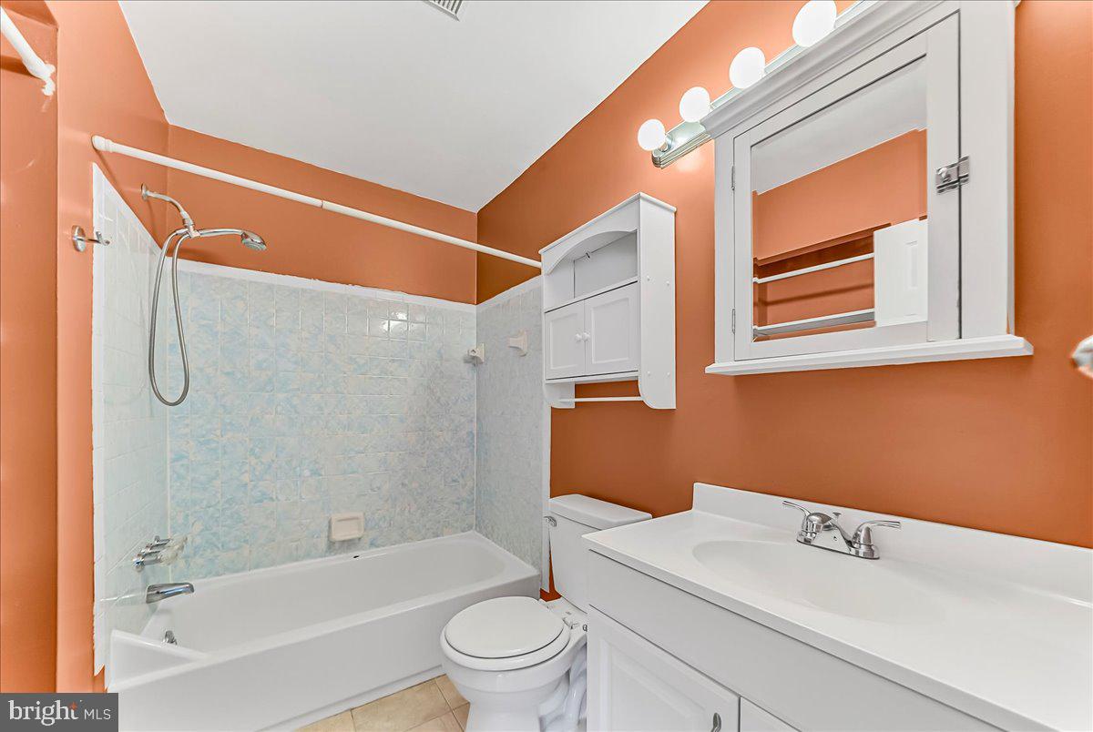 HILLTOP SUMMIT - Residential