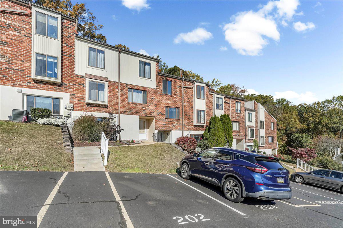 HILLTOP SUMMIT - Residential