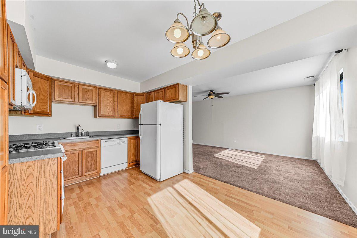 HILLTOP SUMMIT - Residential