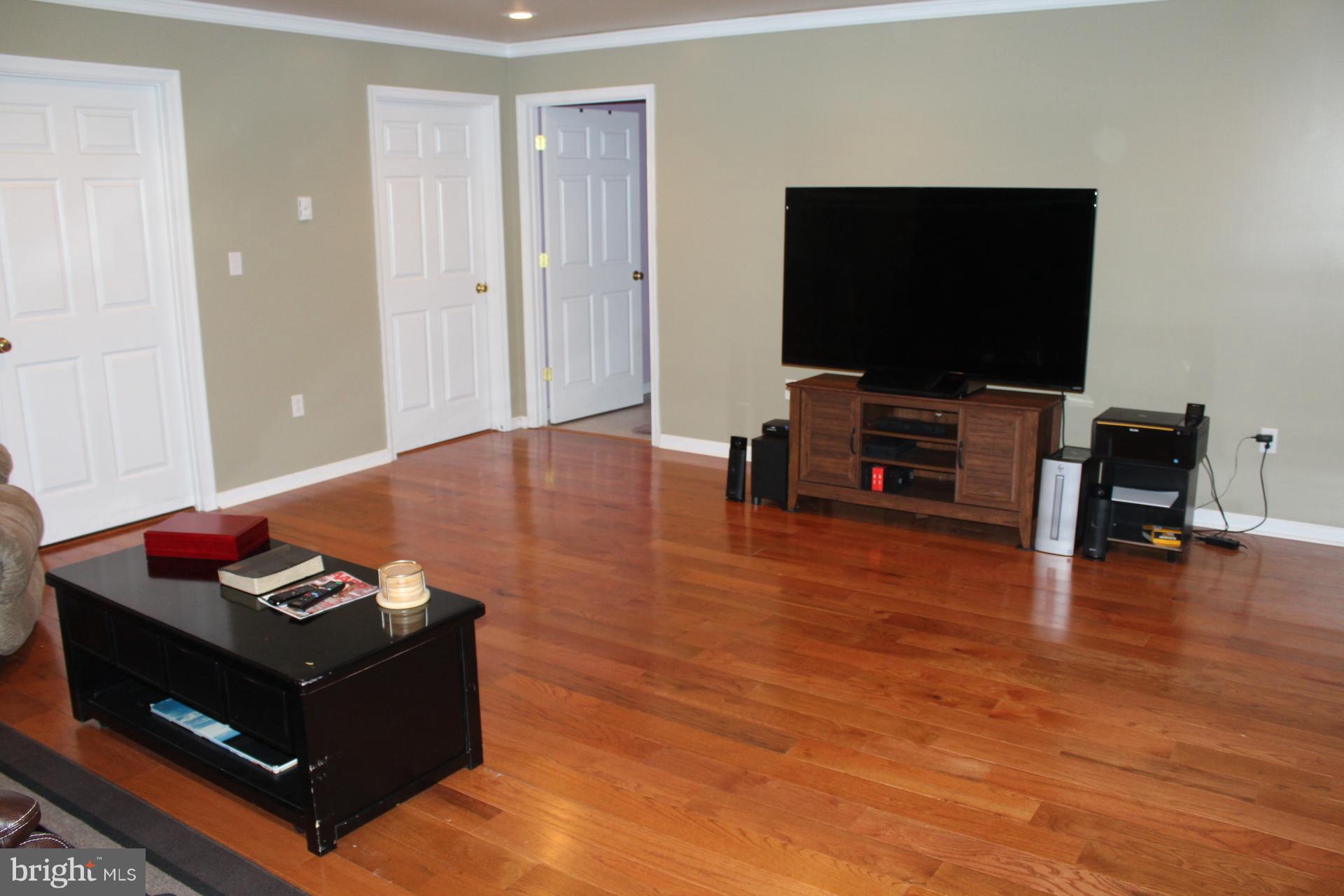 GLEN OAKS - Residential