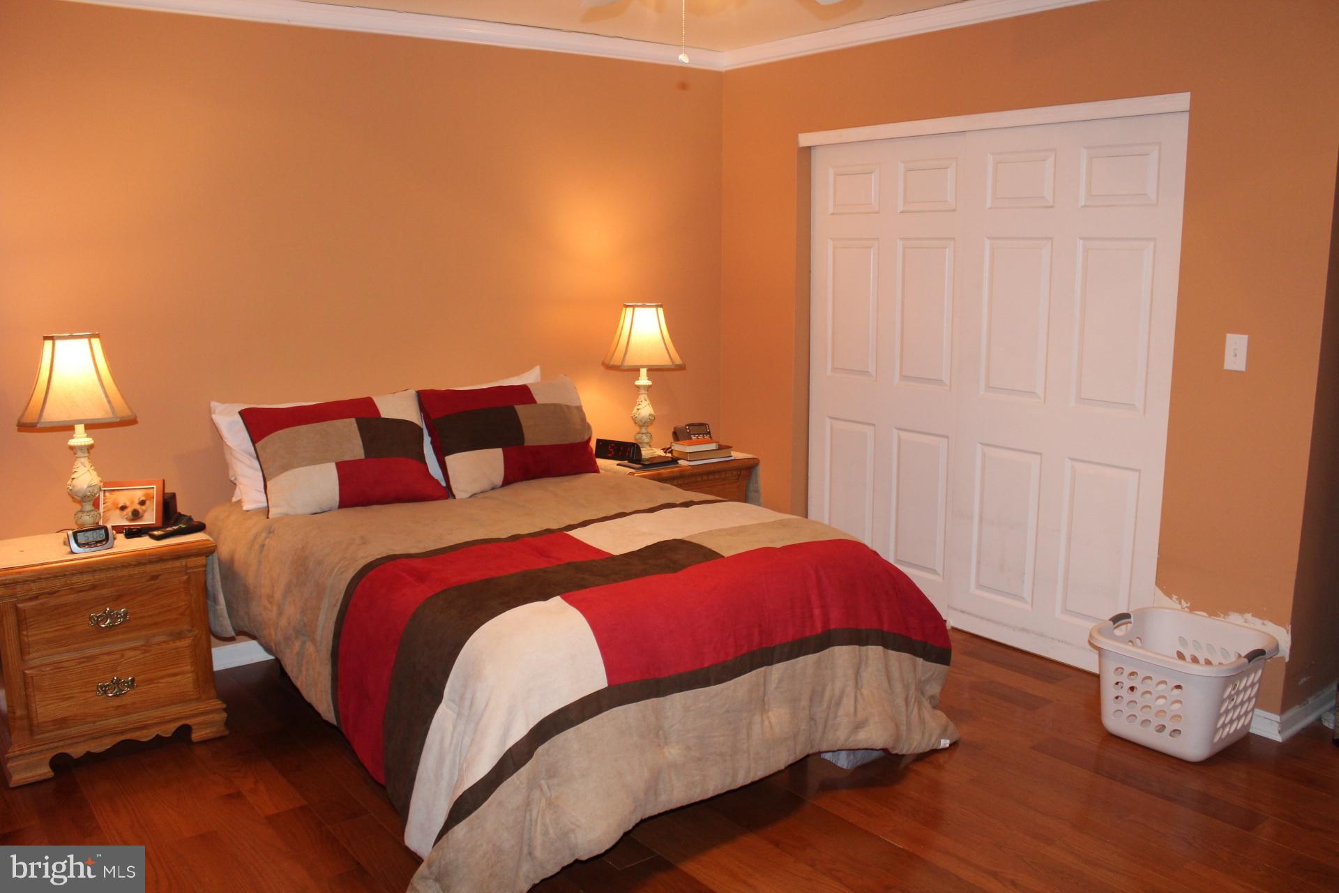 GLEN OAKS - Residential