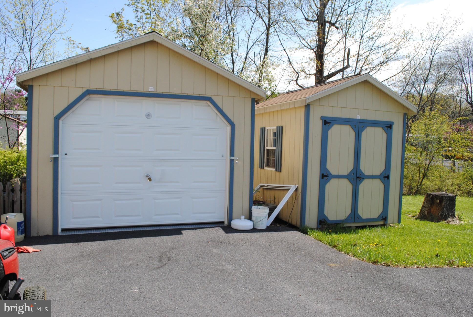 GLEN OAKS - Residential