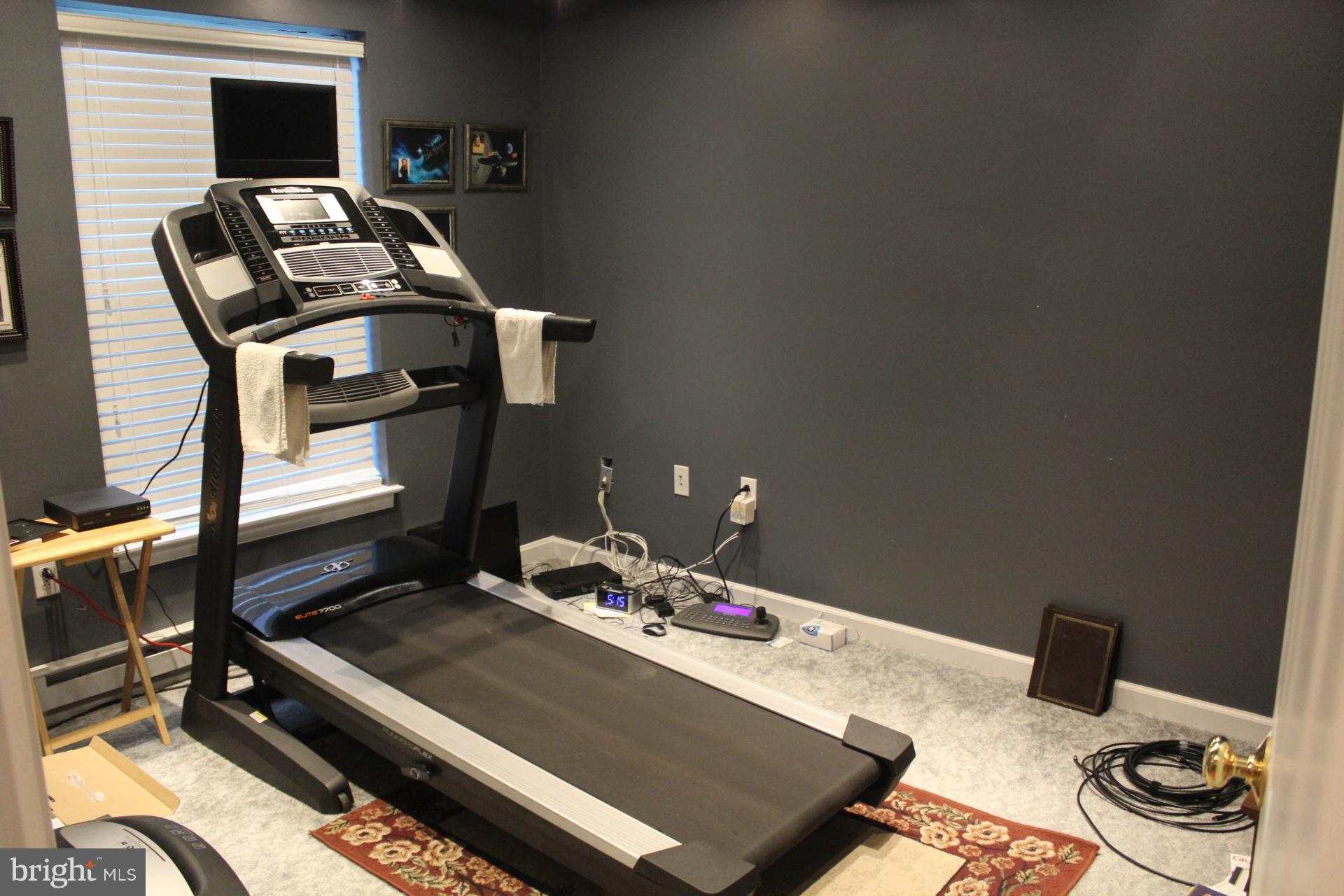 GLEN OAKS - Residential