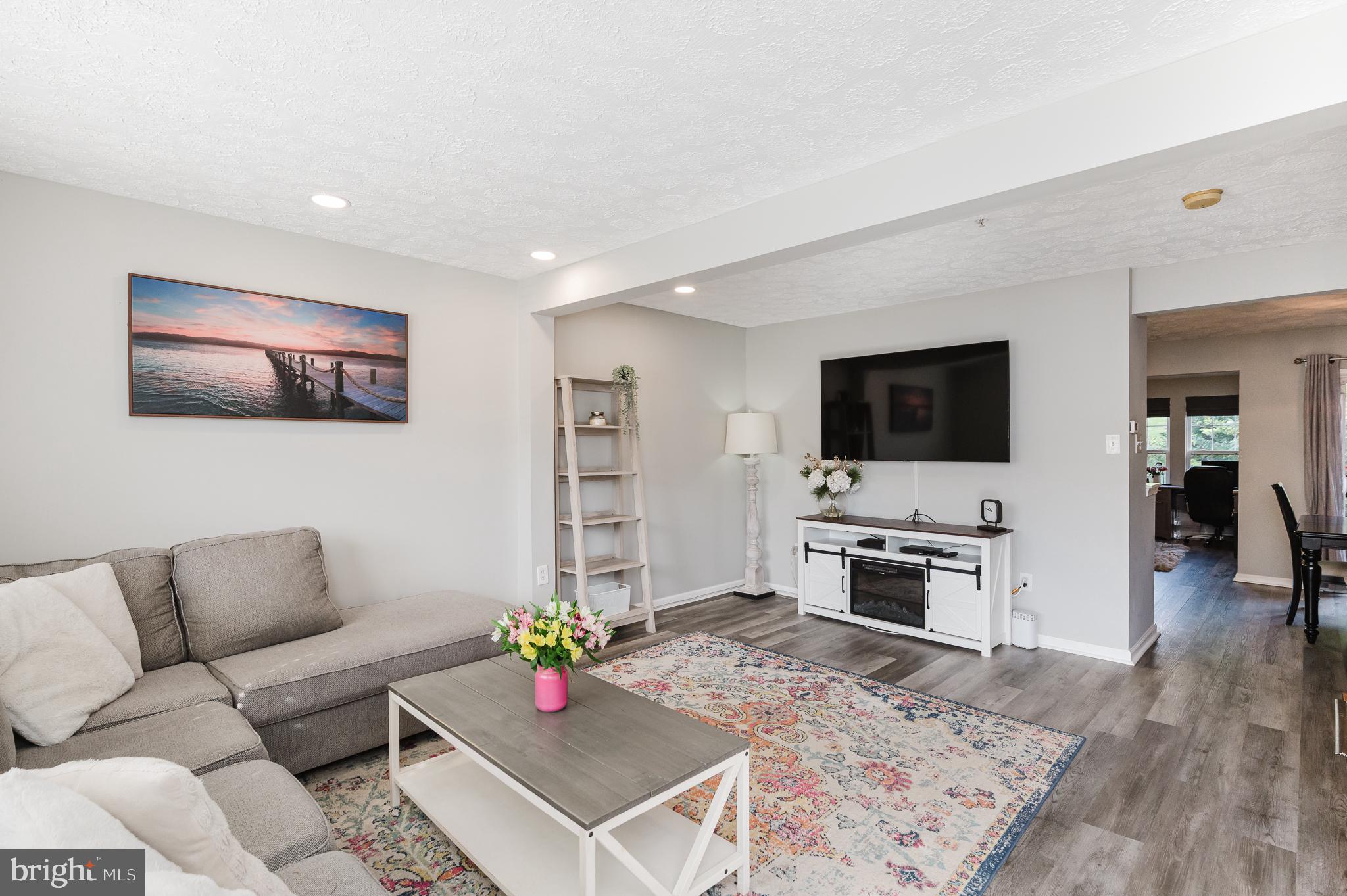 452 ROSE WAY