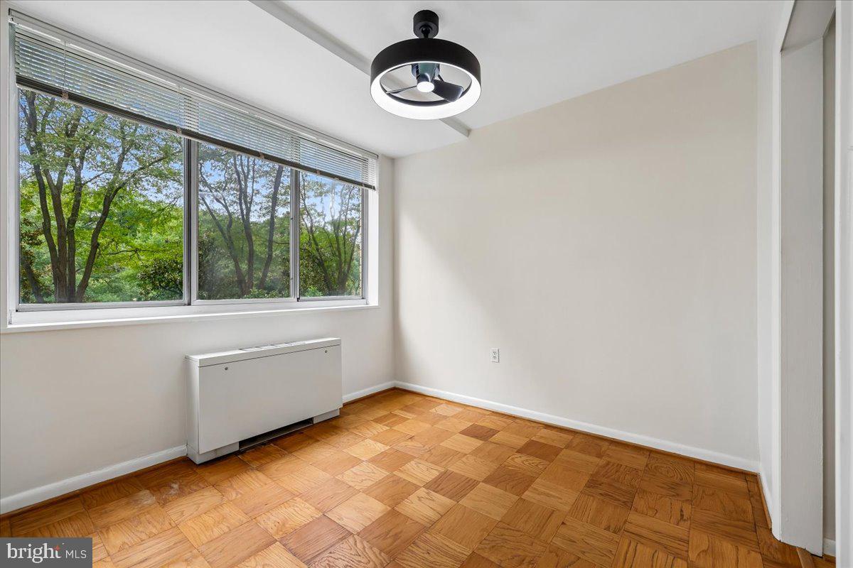 10401 GROSVENOR PLACE 424