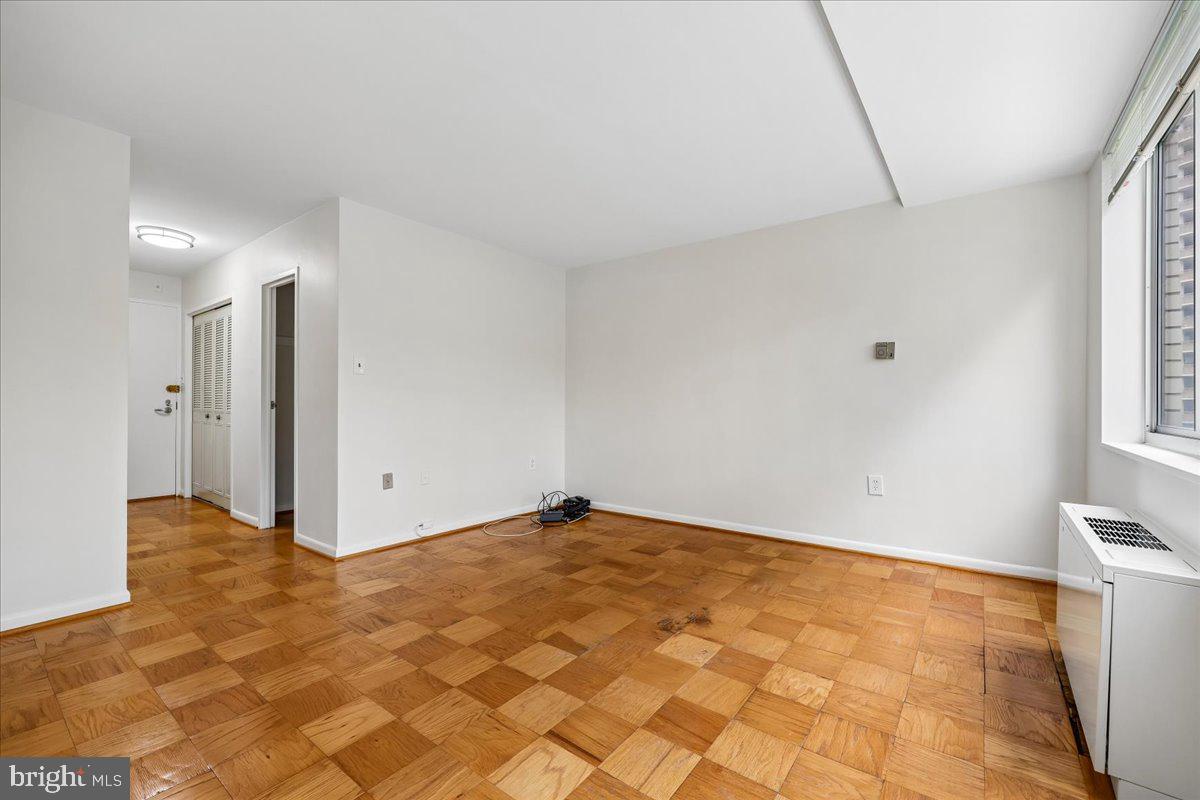 10401 GROSVENOR PLACE 424