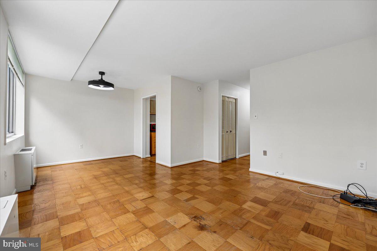 10401 GROSVENOR PLACE 424