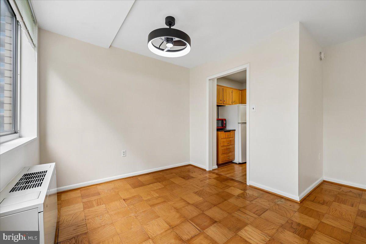 10401 GROSVENOR PLACE 424