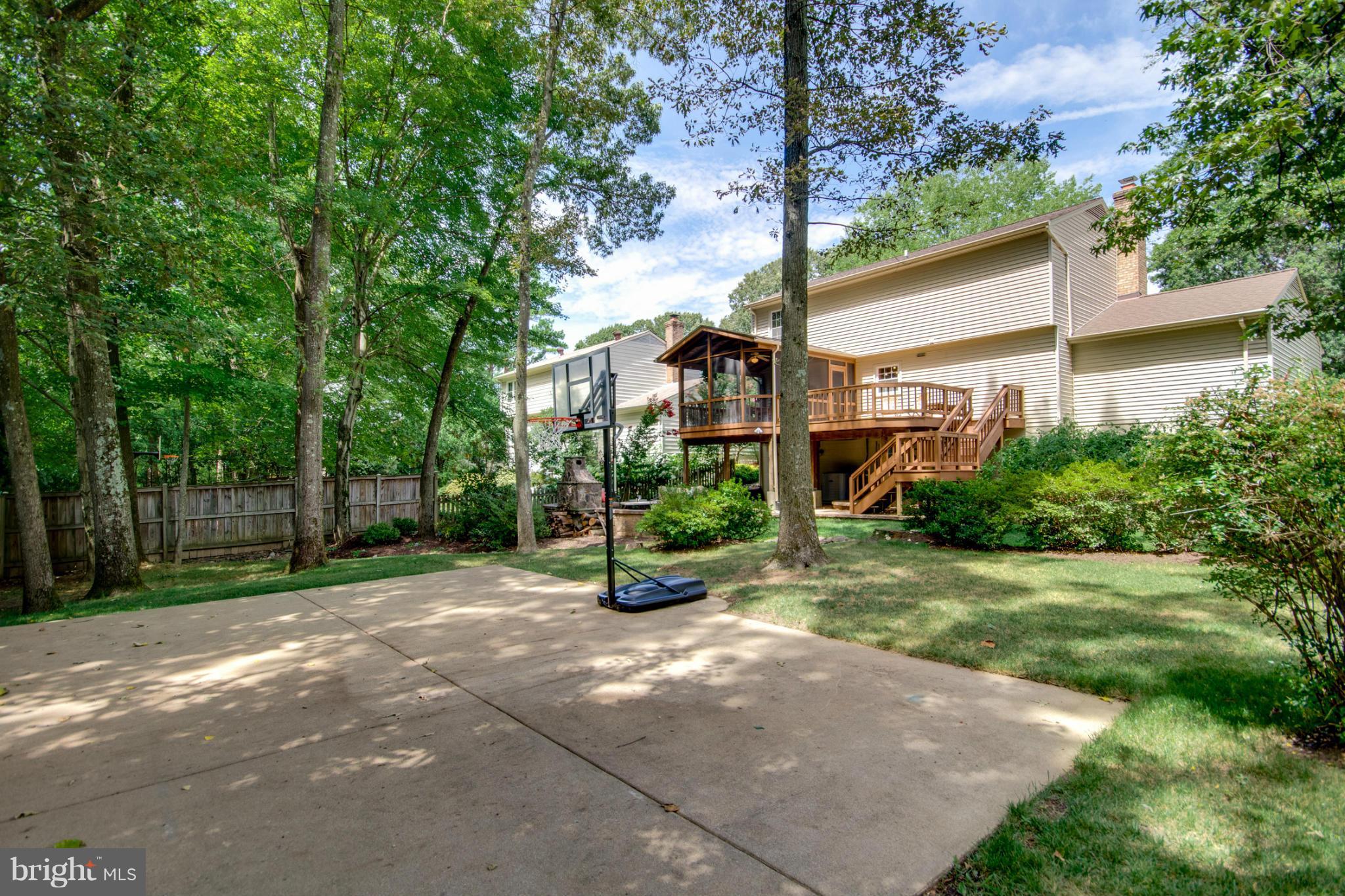SIGNAL HILL - Residential