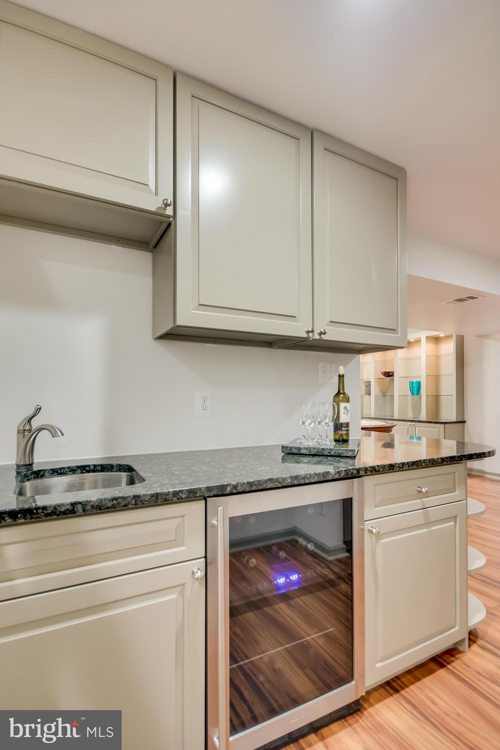 SIGNAL HILL - Residential