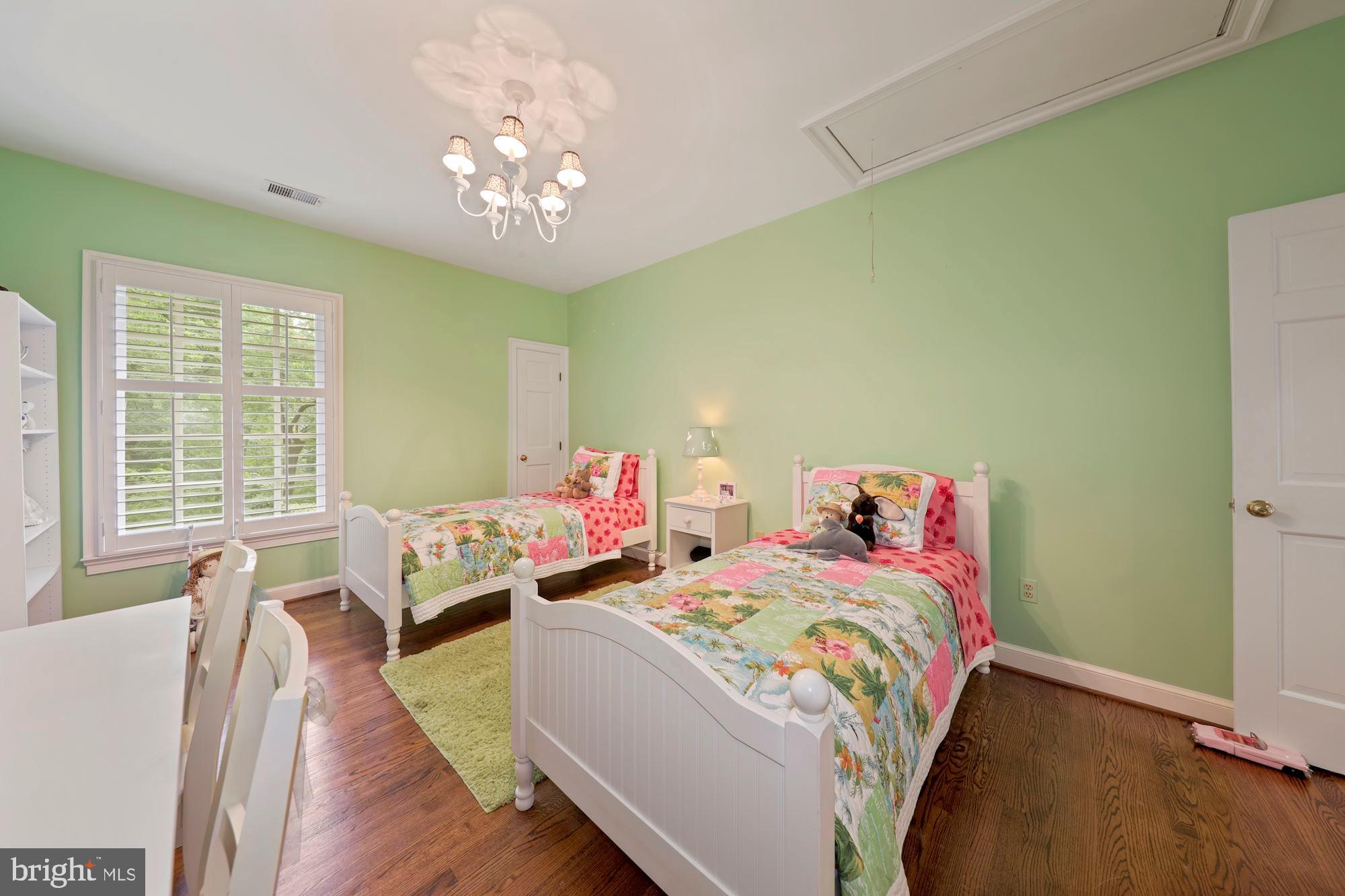 BURNING TREE - Residential