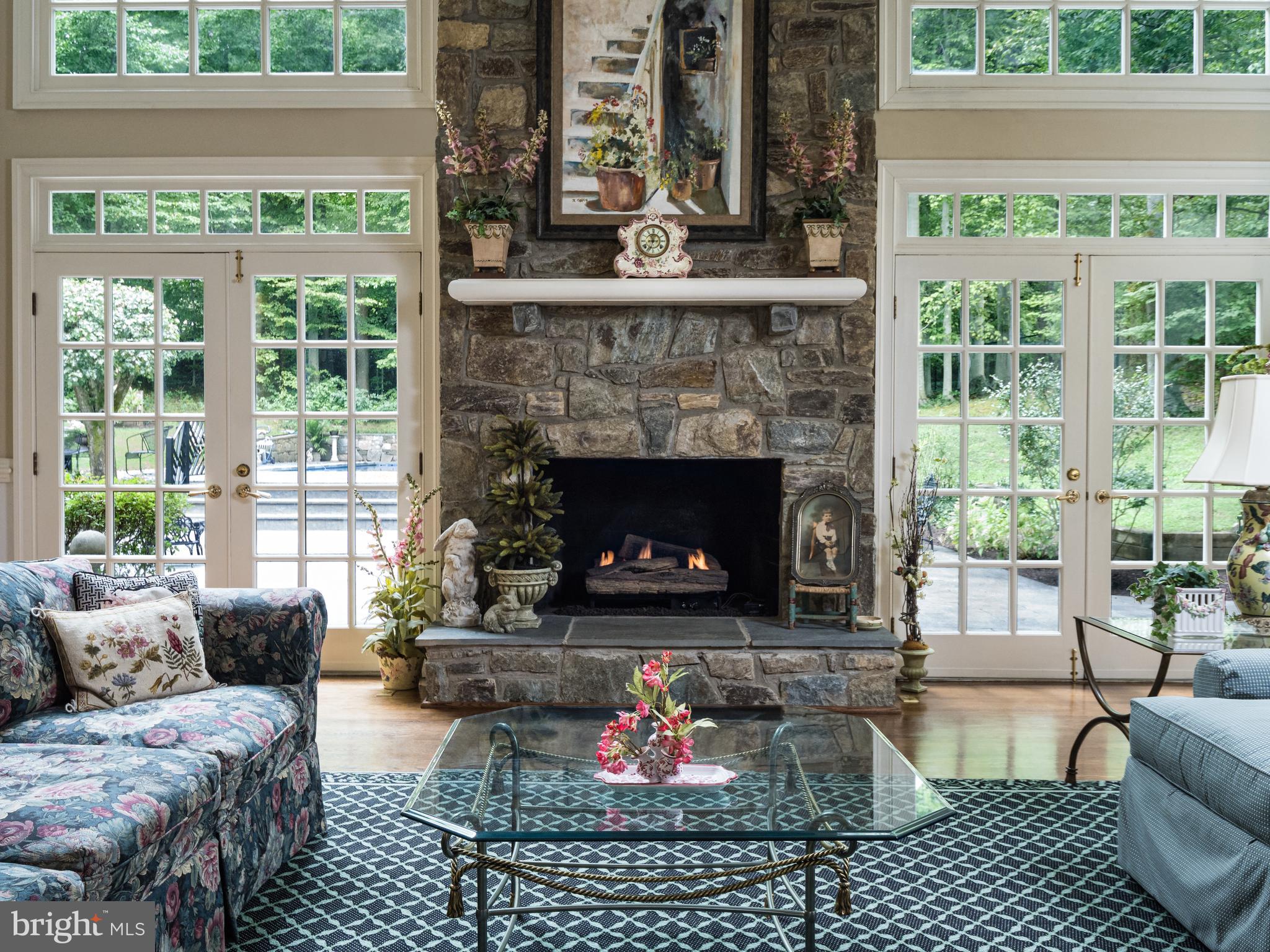 BURNING TREE - Residential