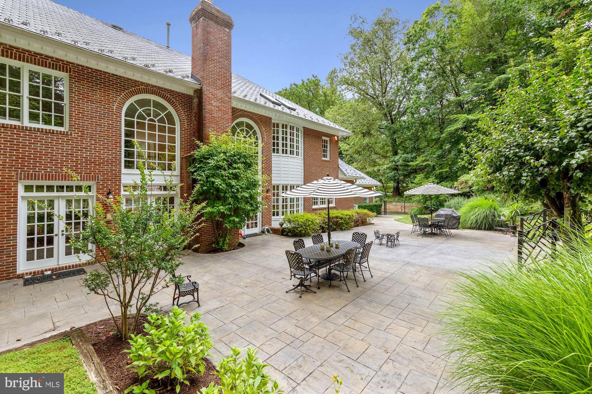 BURNING TREE - Residential