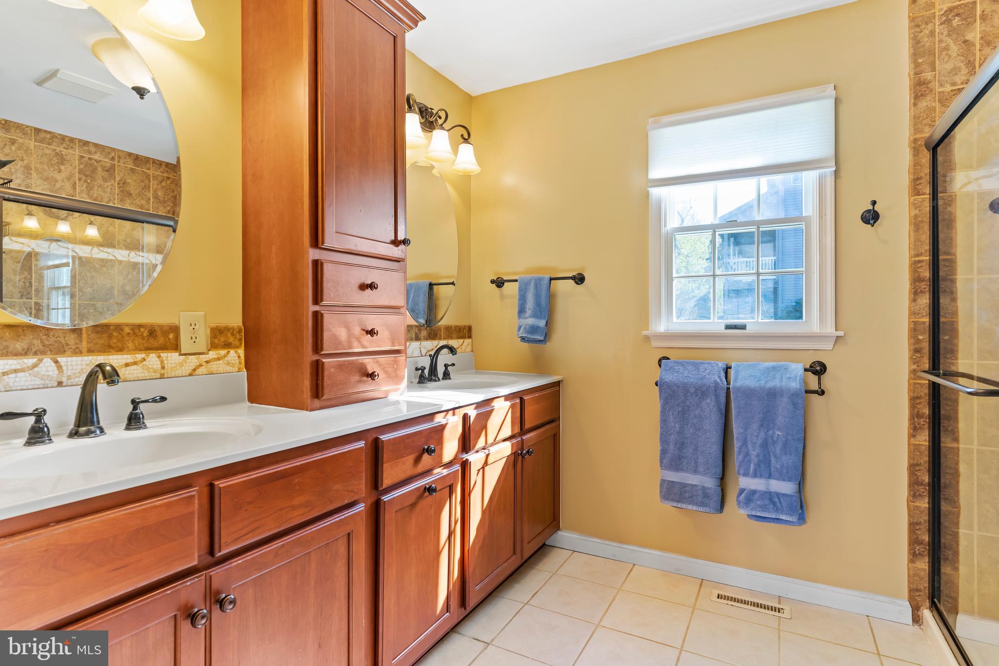 COUNTRY CLUB PARK - Residential