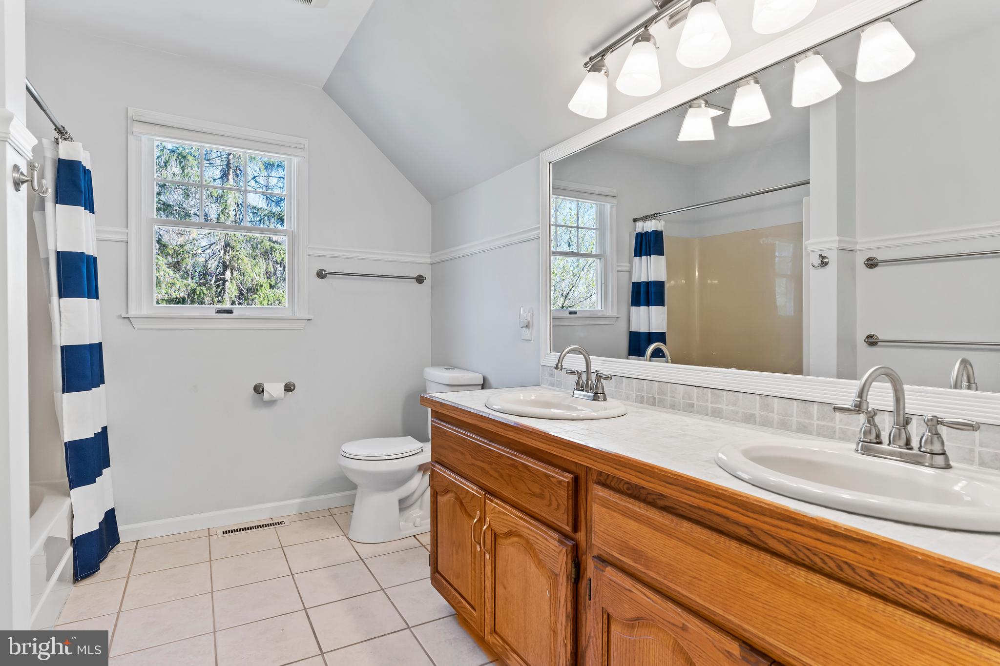 COUNTRY CLUB PARK - Residential