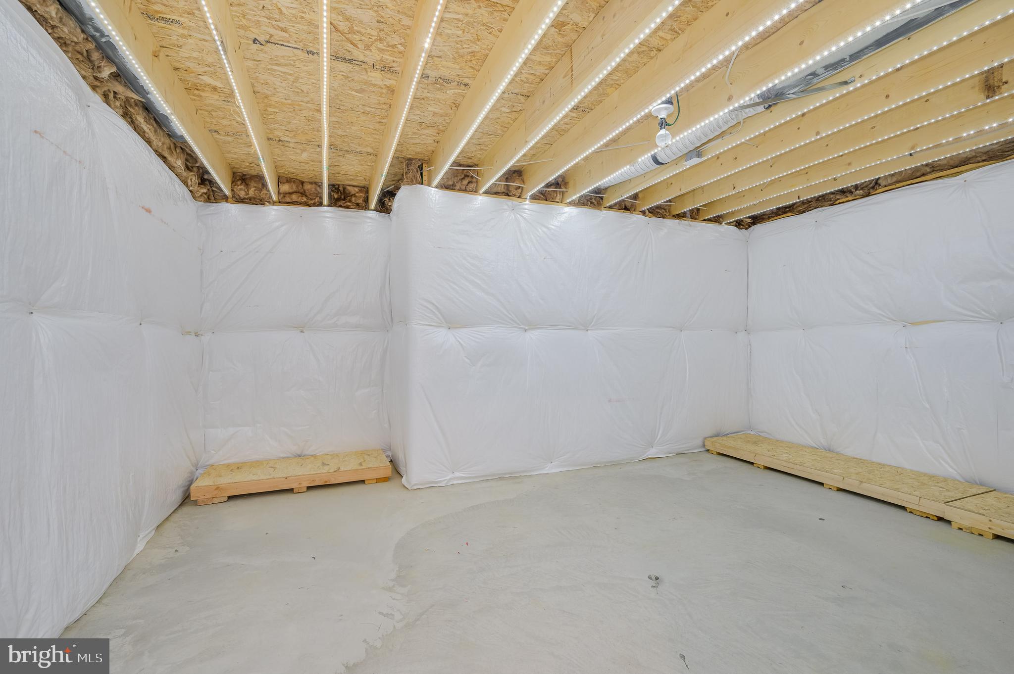 THE LAKES AT MARTINSBURG - Residential