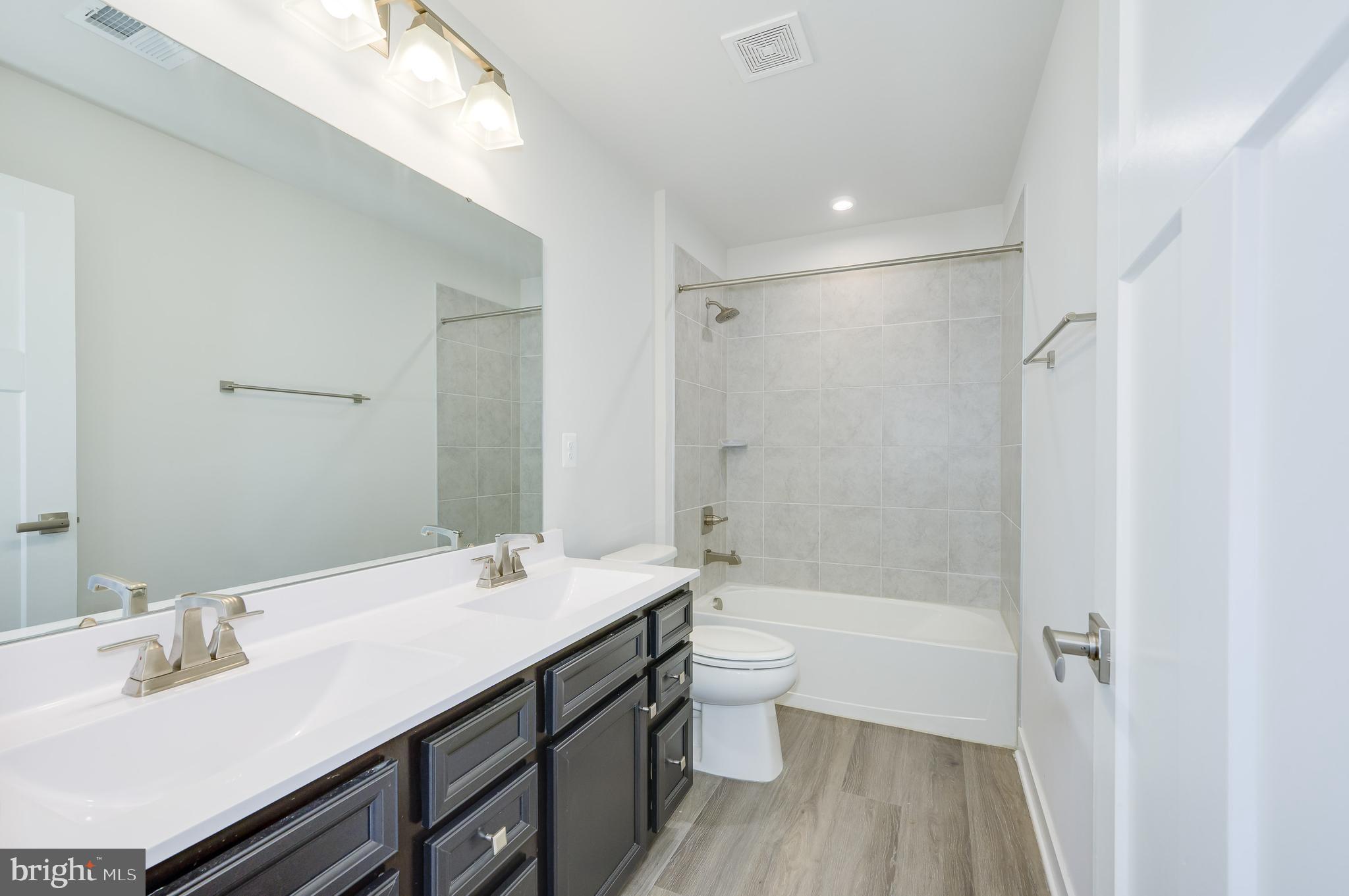 THE LAKES AT MARTINSBURG - Residential