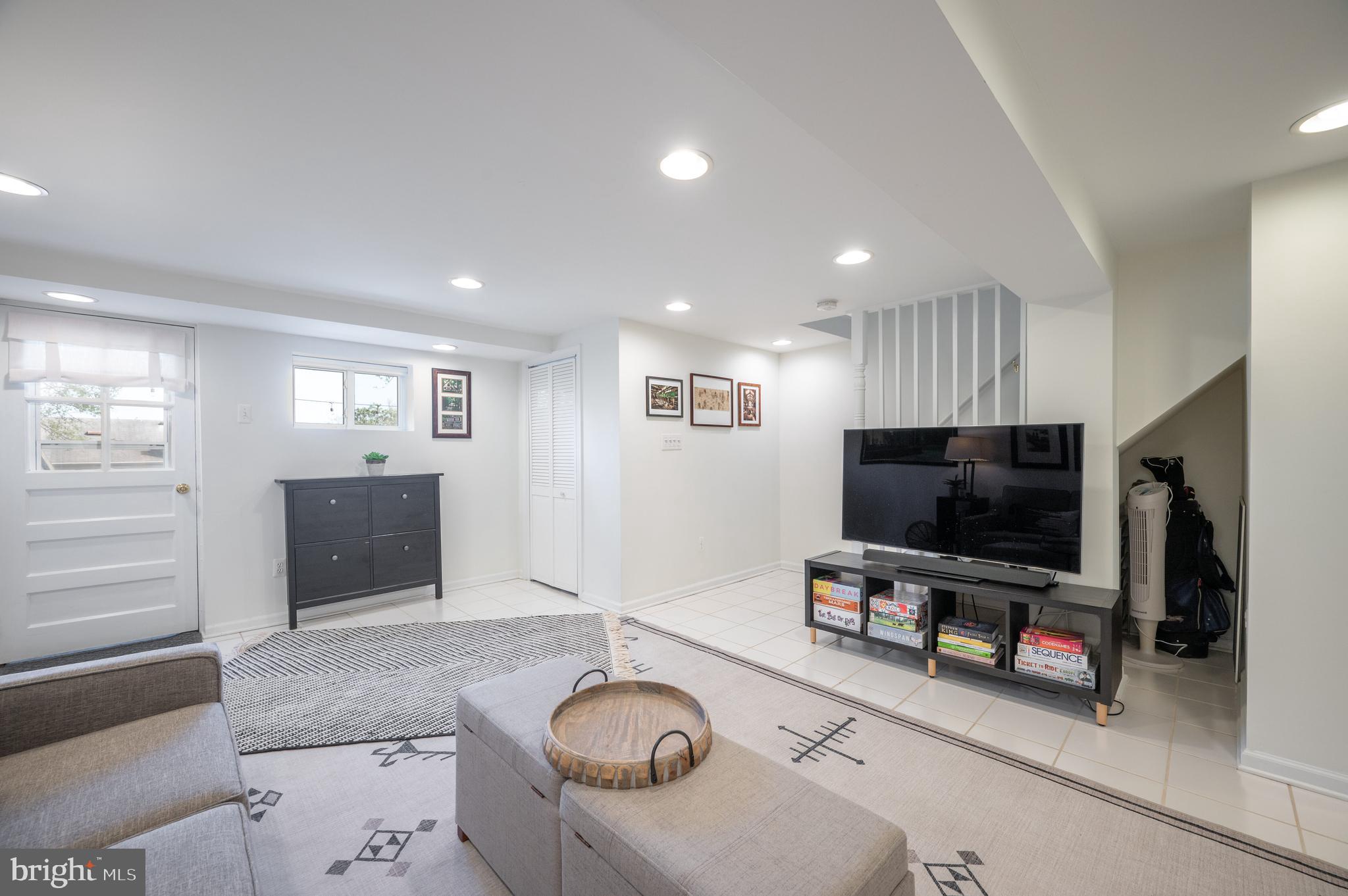 WARWICK VILLAGE - Residential