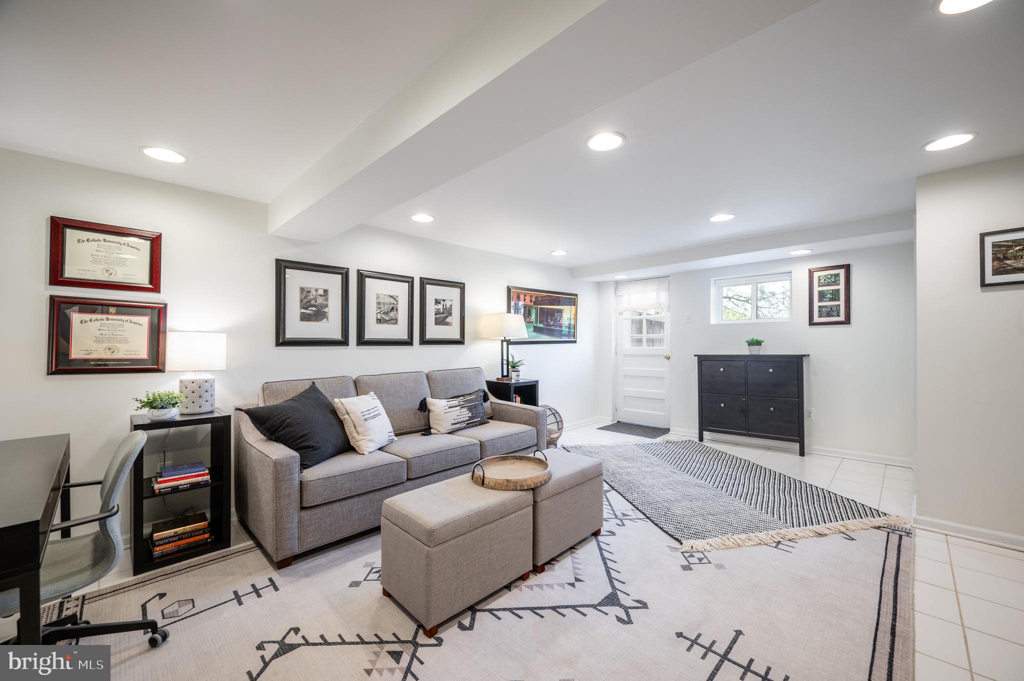 WARWICK VILLAGE - Residential