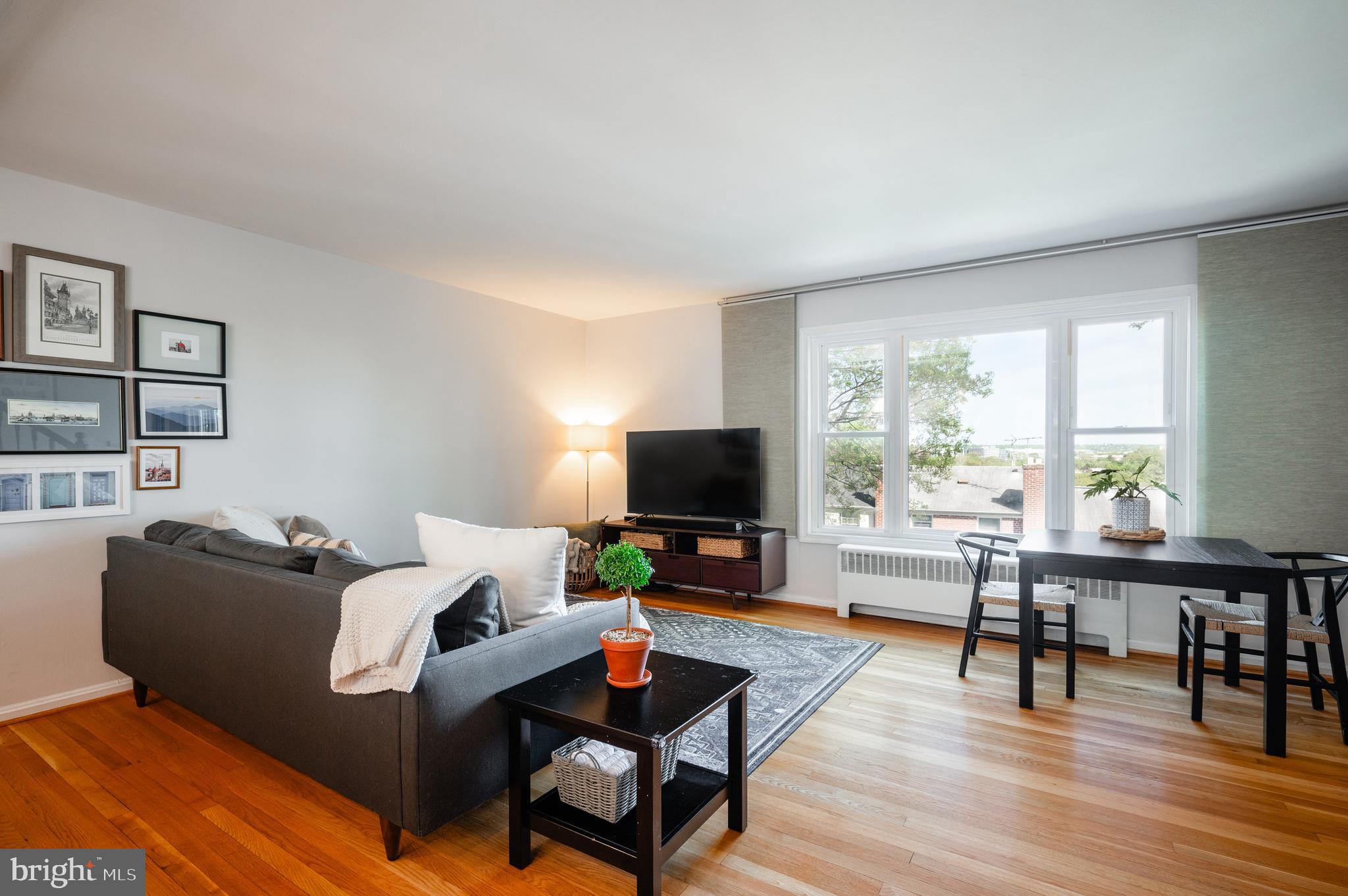 WARWICK VILLAGE - Residential