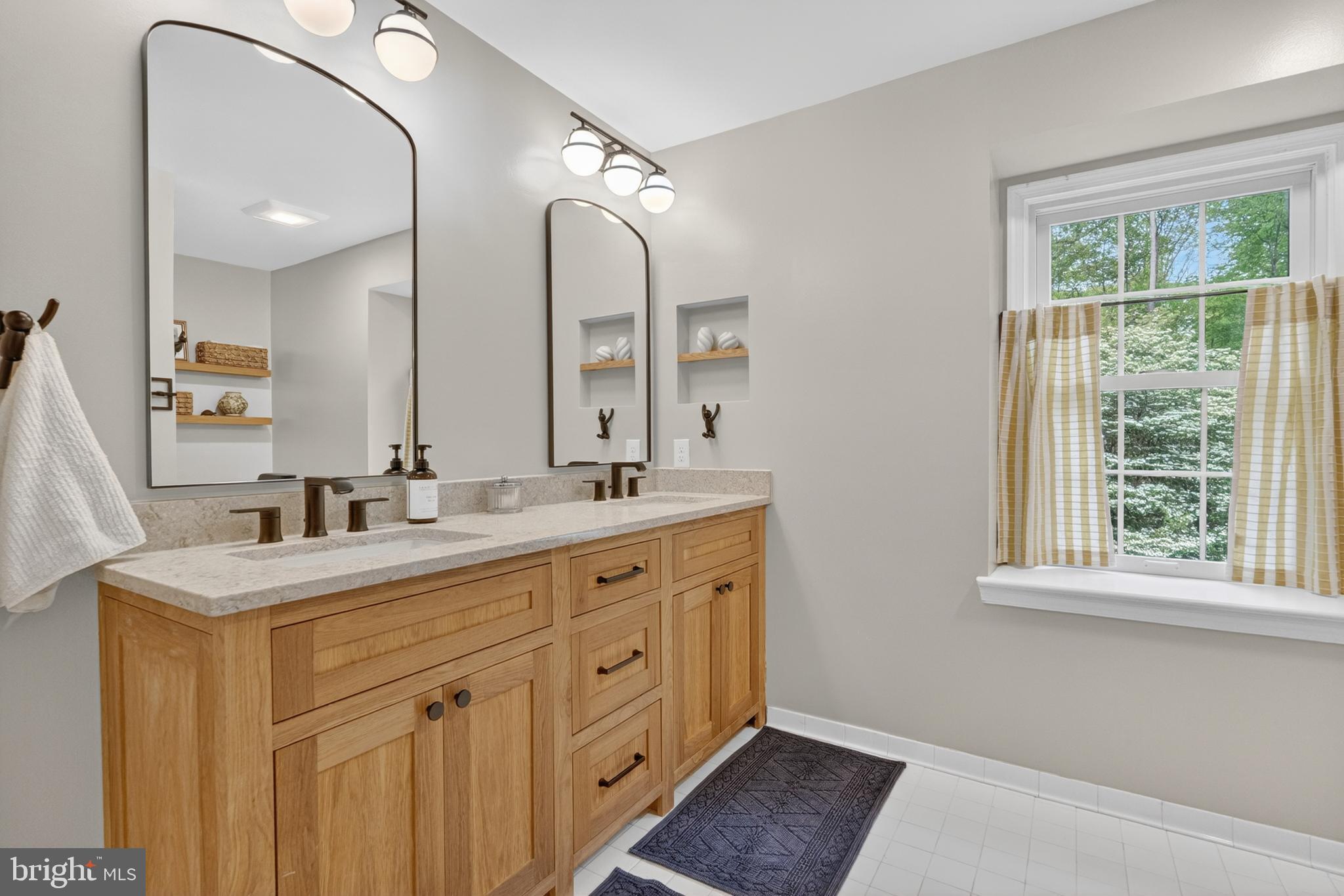 INNISVALE - Residential