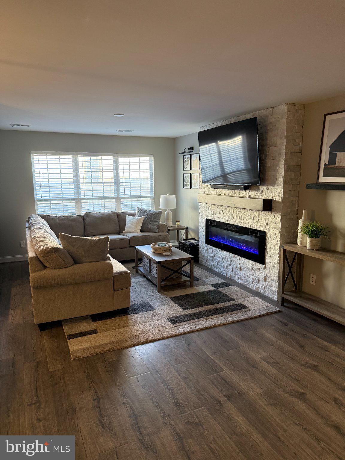 1101 HUNTMASTER TERRACE NE 201