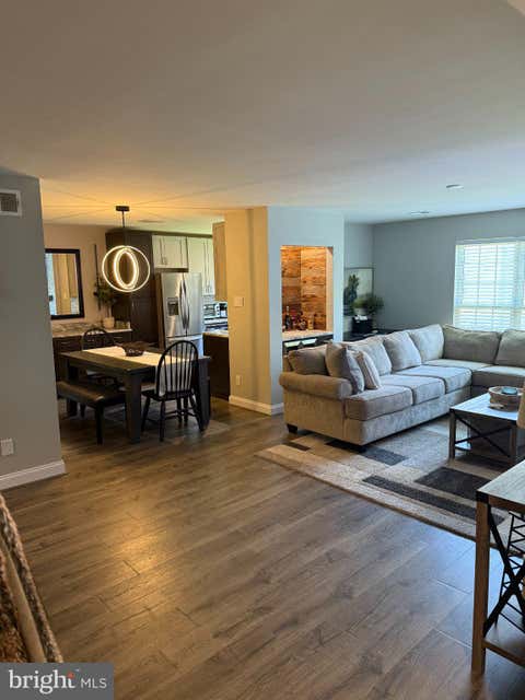 Condo For Sale - 1101 Huntmaster Terrace #201<br/> Loudoun County, LEESBURG, VA 20176