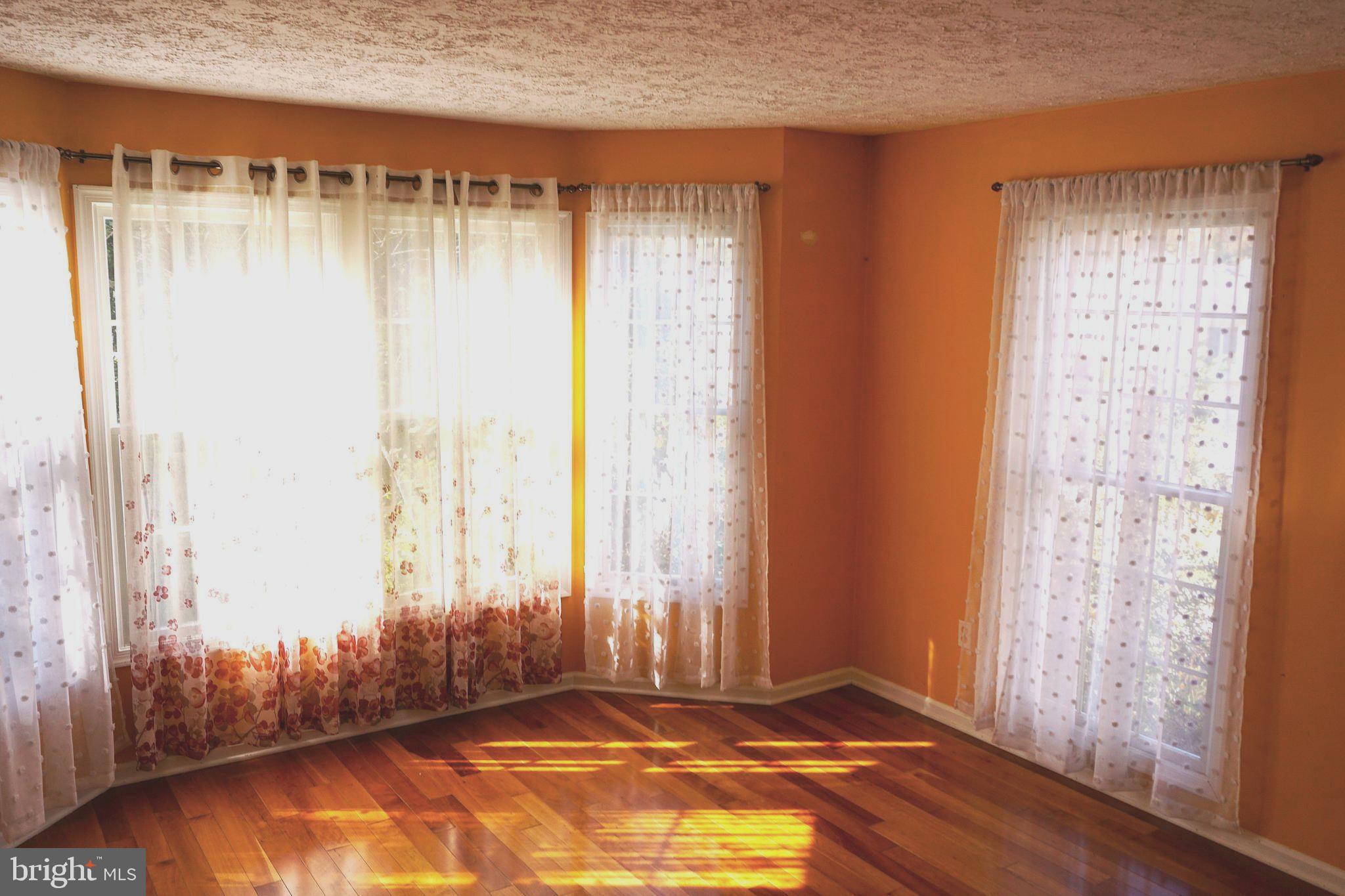 GOLDEN BELL - Residential