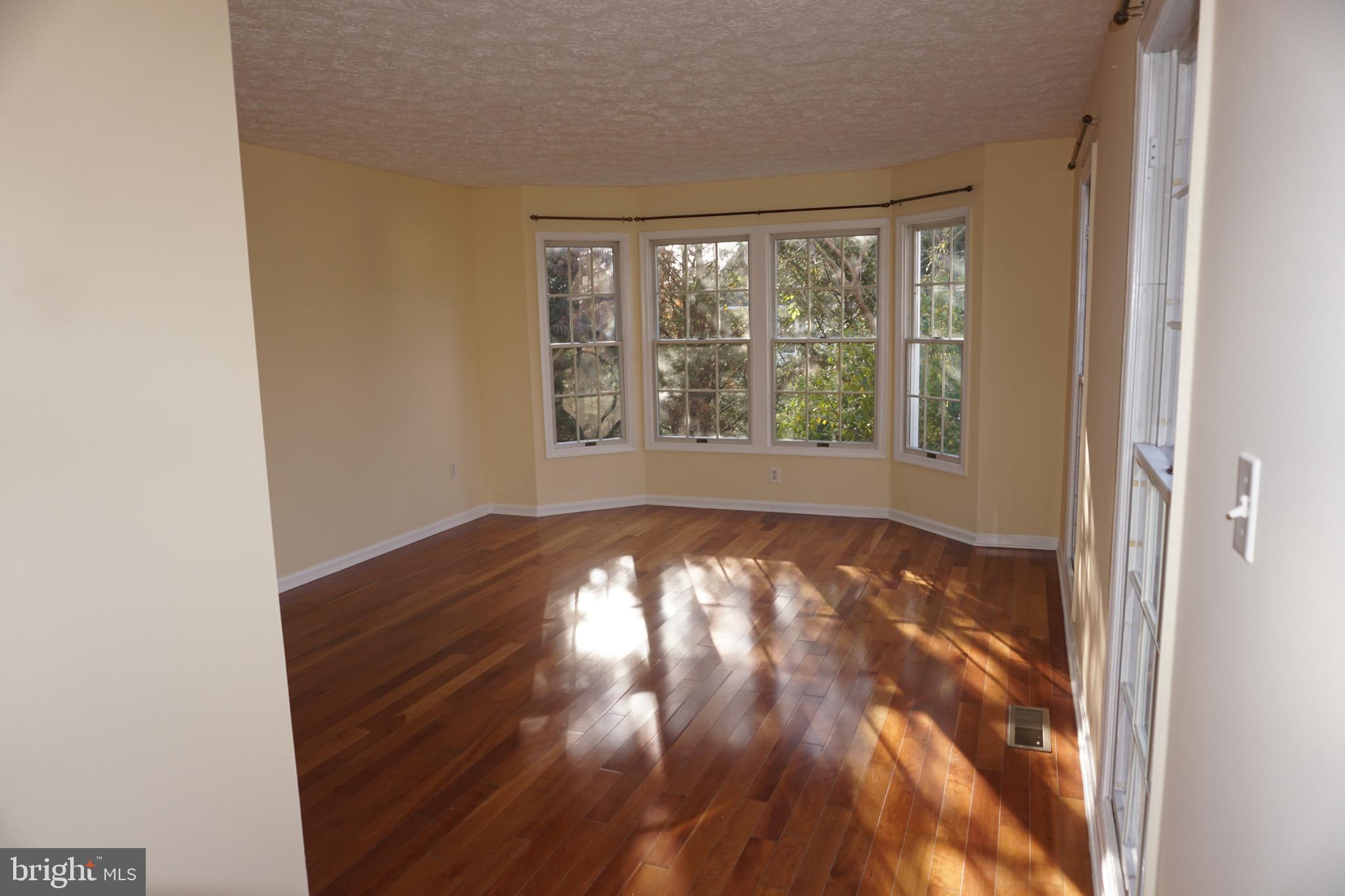 GOLDEN BELL - Residential