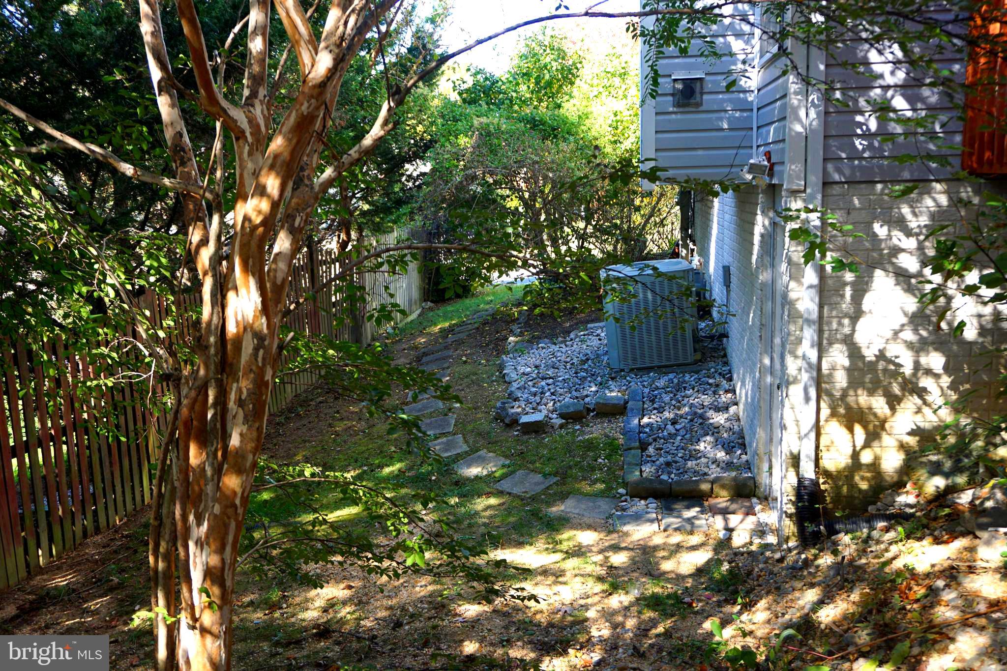 GOLDEN BELL - Residential