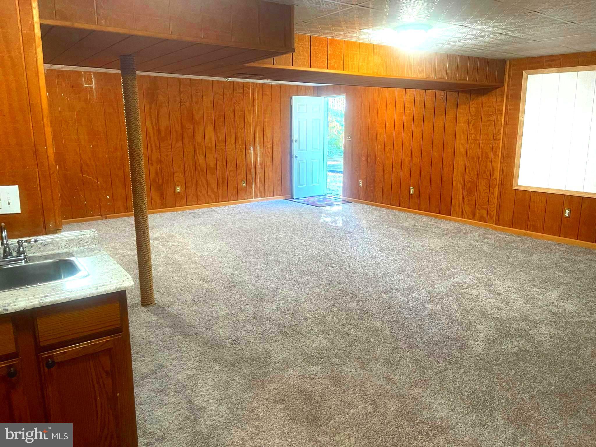 GOLDEN BELL - Residential