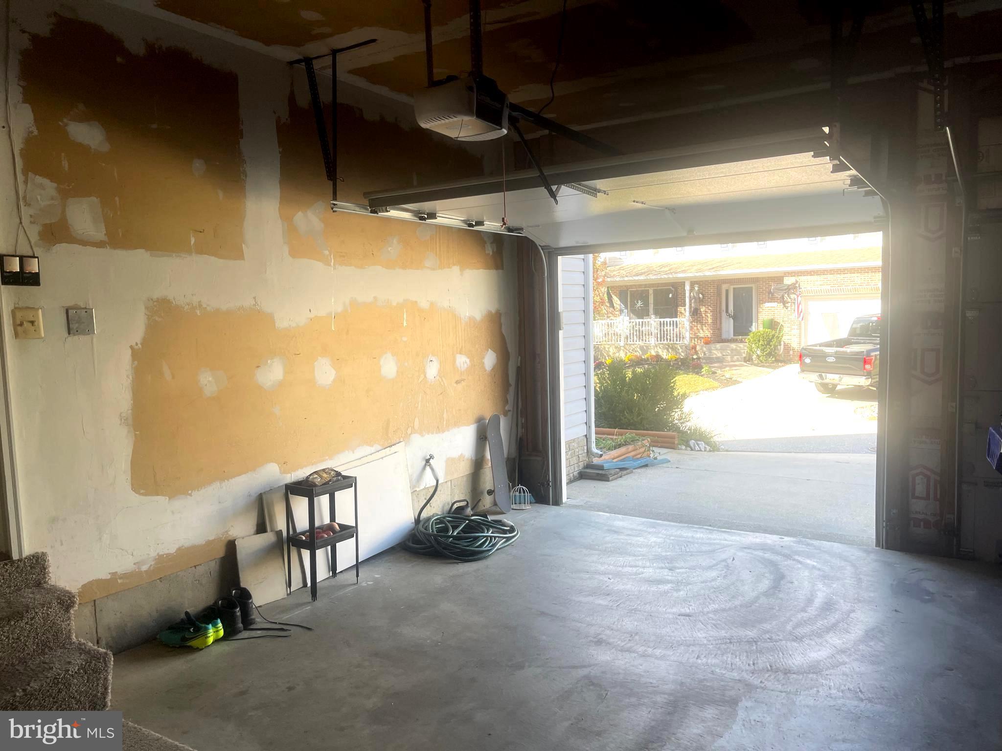 GOLDEN BELL - Residential