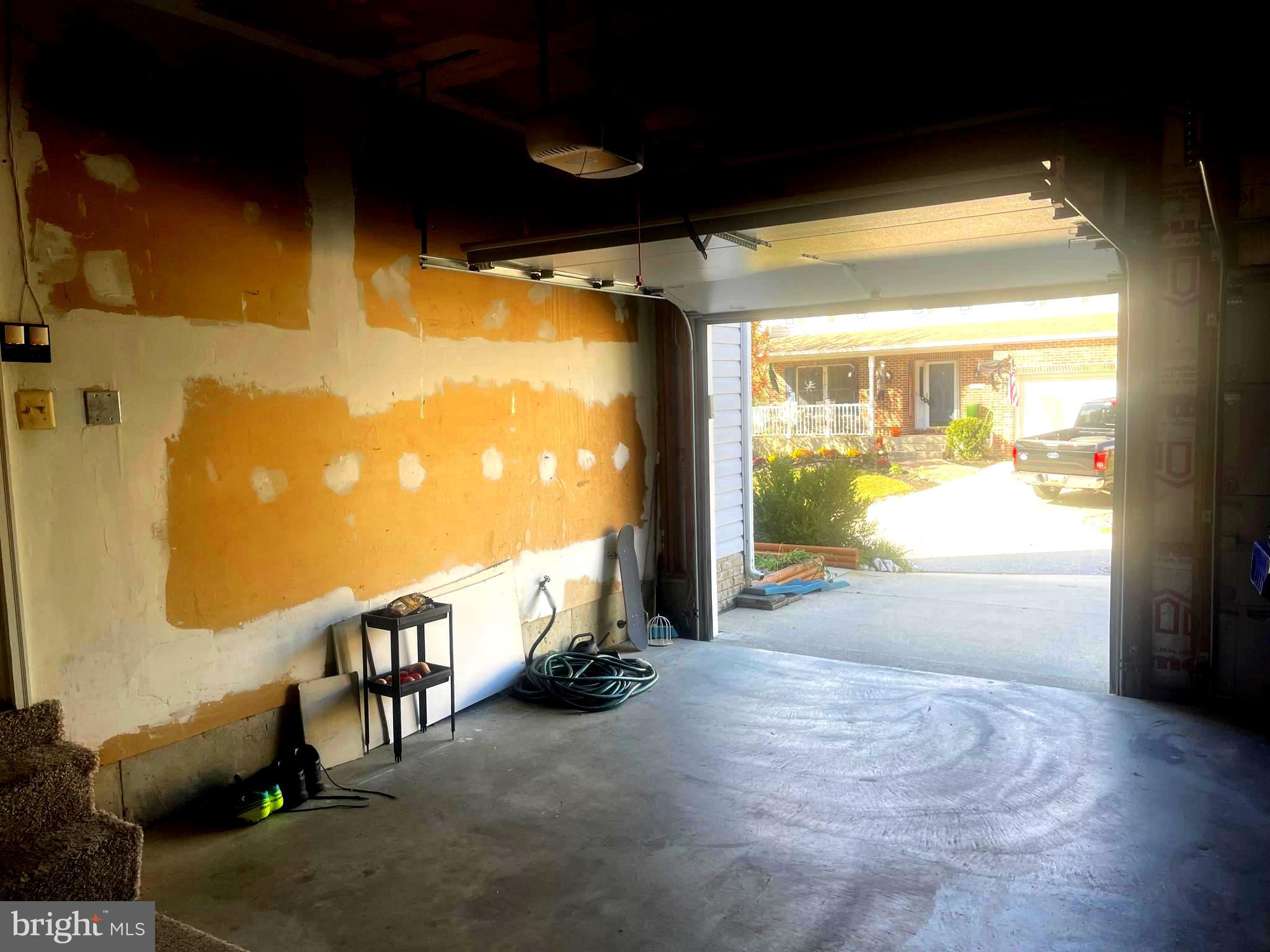 GOLDEN BELL - Residential