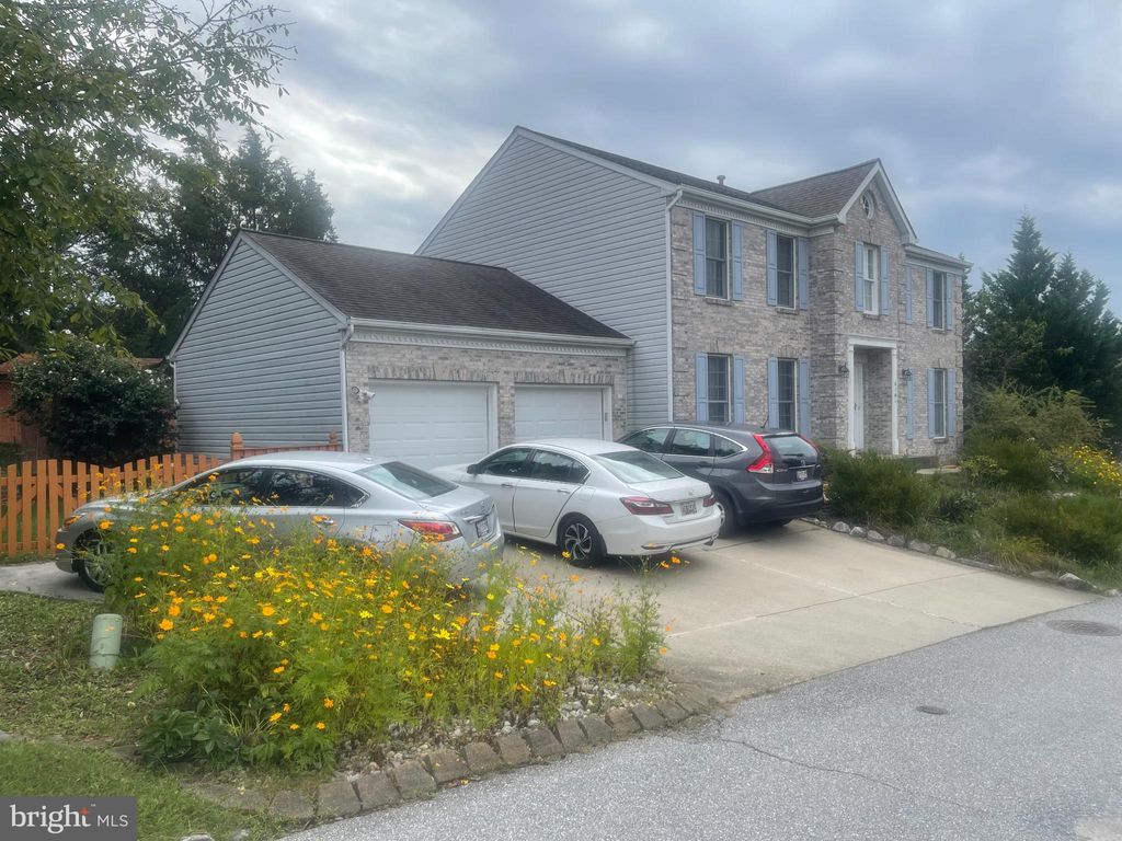 Photo of 6141 Golden Bell Way, COLUMBIA, MD 21045 (MLS # MDHW2060140)