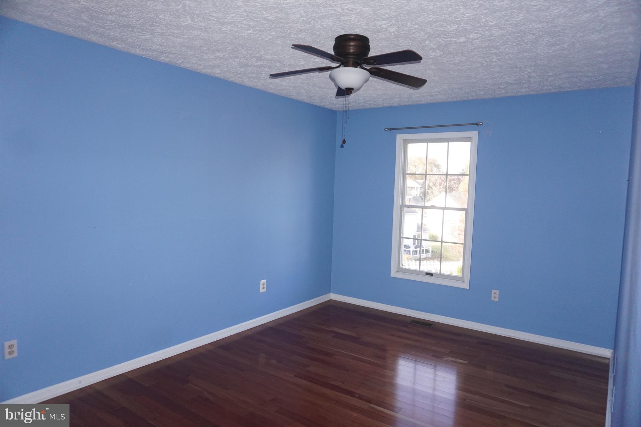 GOLDEN BELL - Residential