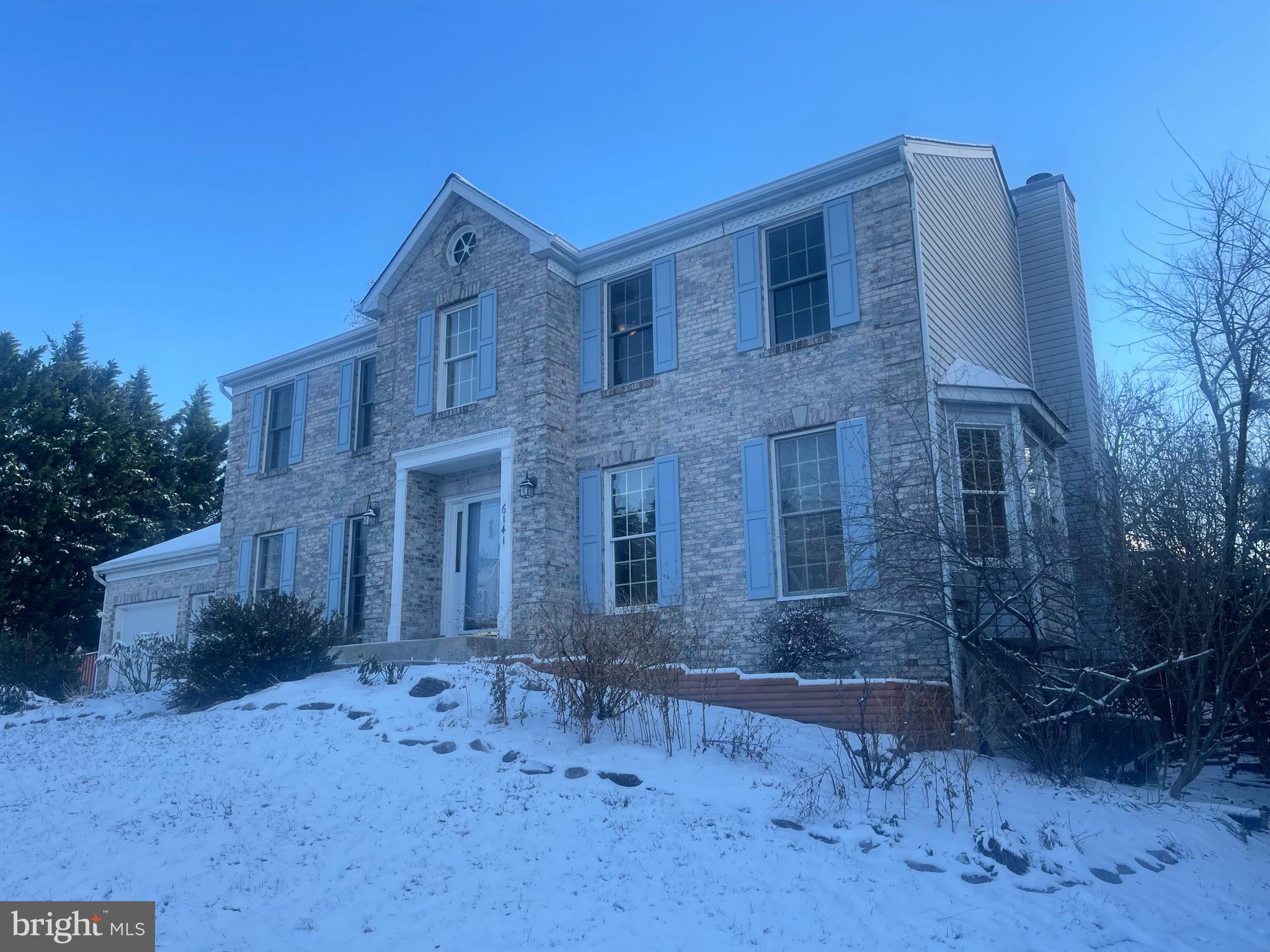 GOLDEN BELL - Residential