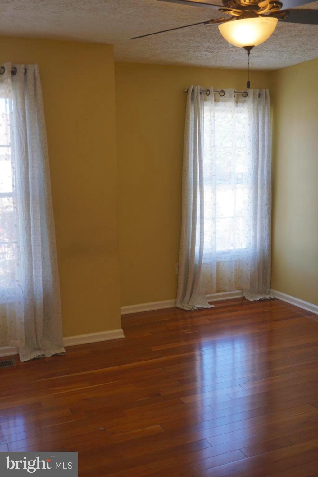 GOLDEN BELL - Residential