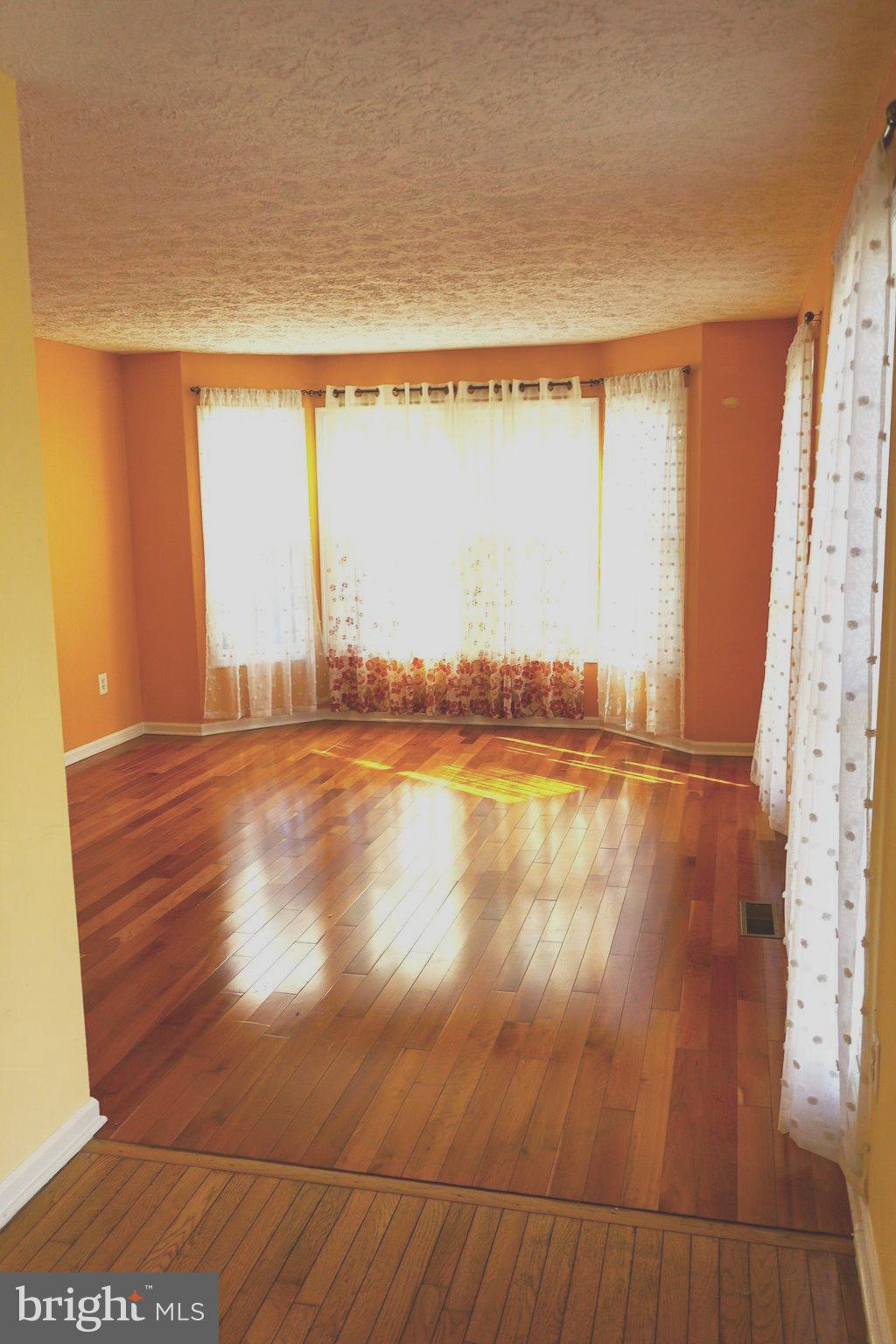 GOLDEN BELL - Residential