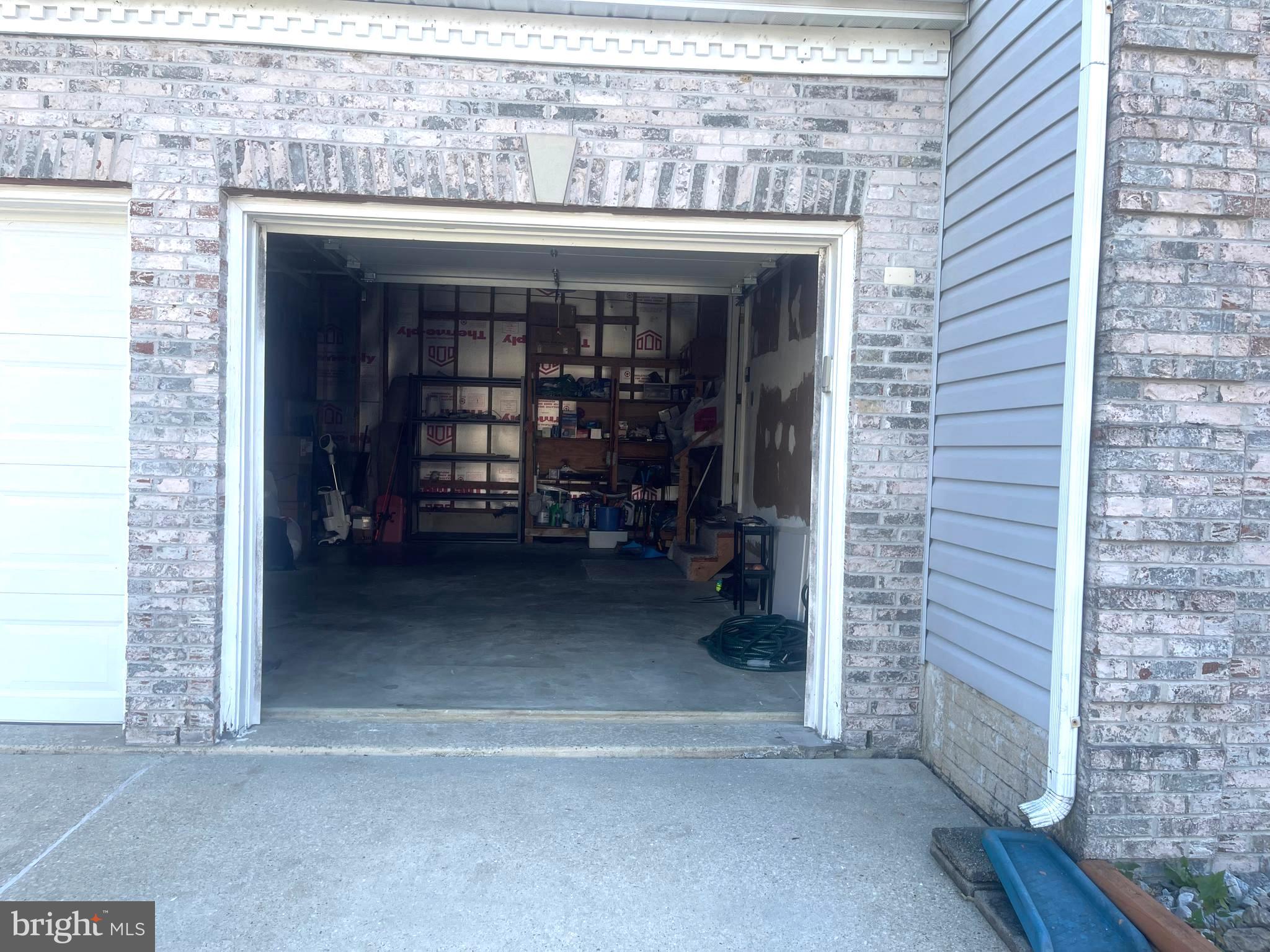 GOLDEN BELL - Residential