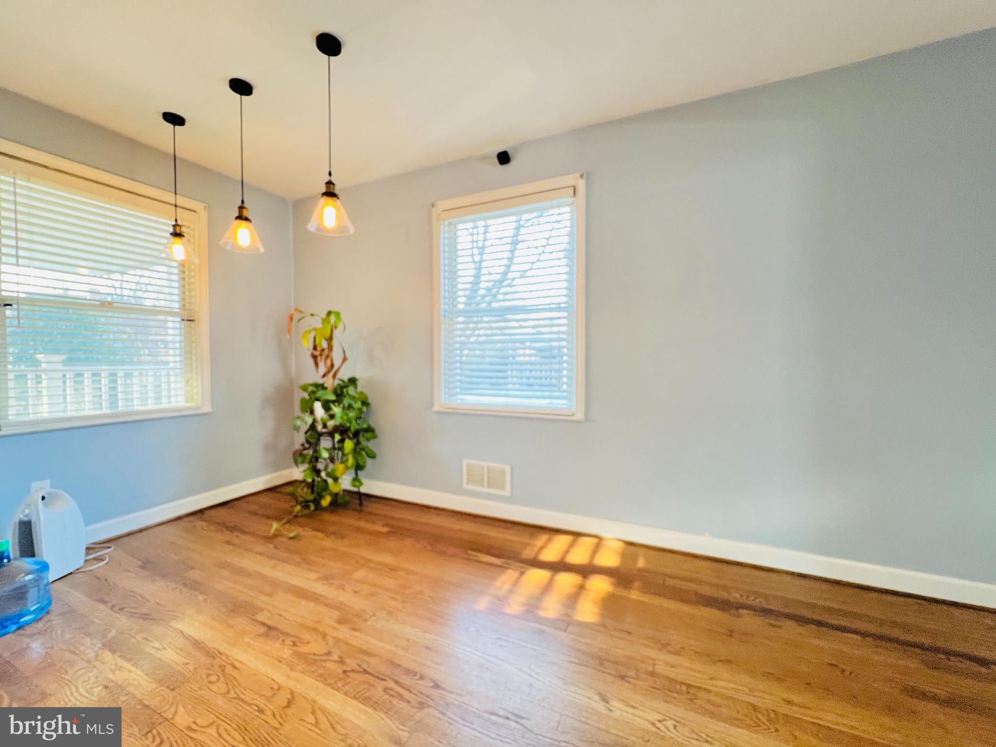 KEN KNOLL - Residential