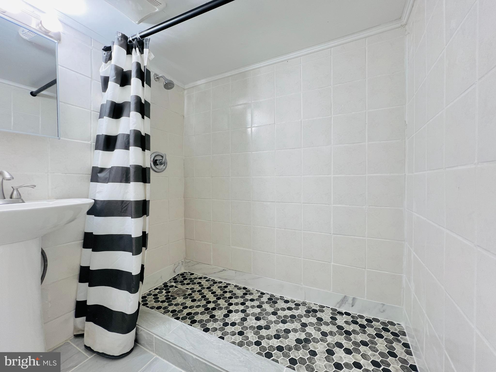 KEN KNOLL - Residential