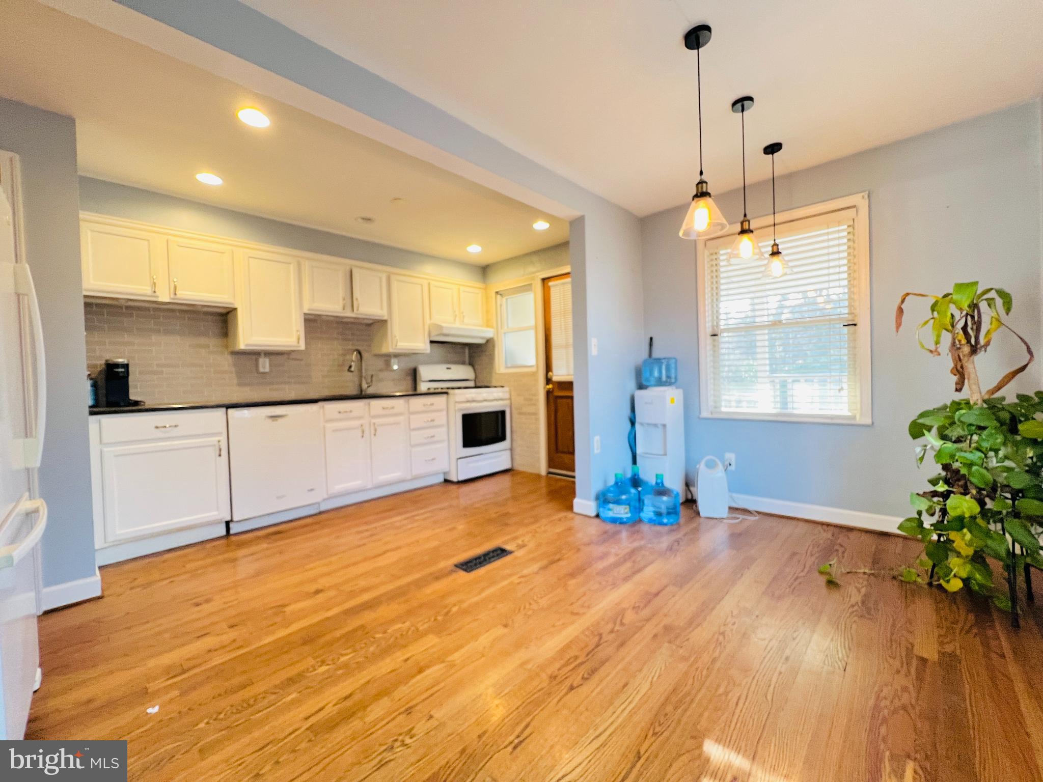 KEN KNOLL - Residential