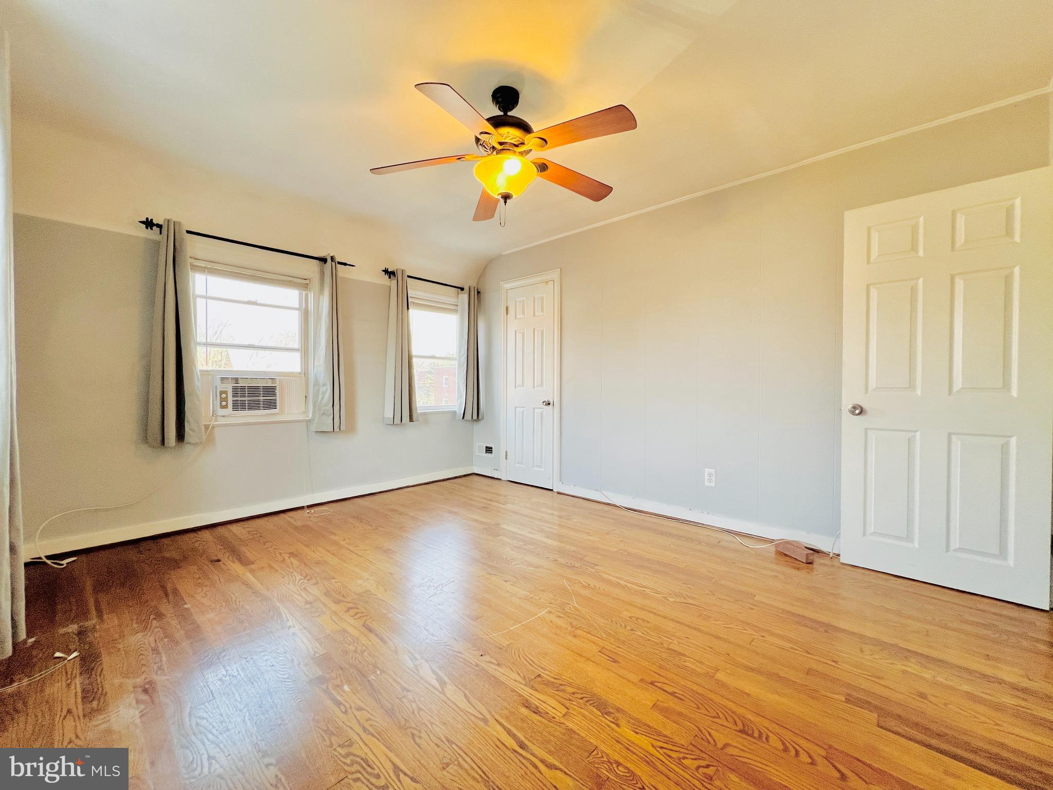 KEN KNOLL - Residential