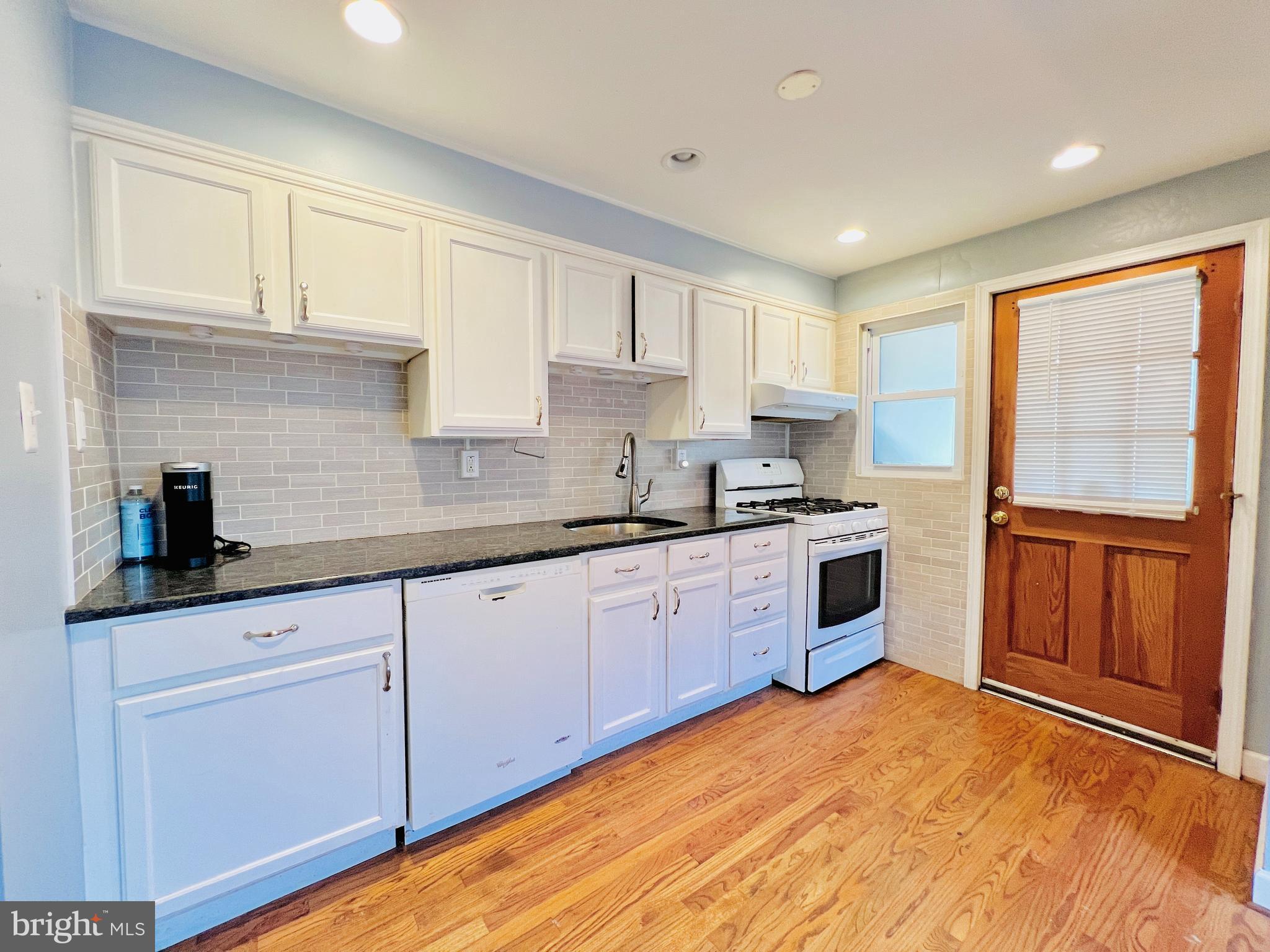 KEN KNOLL - Residential