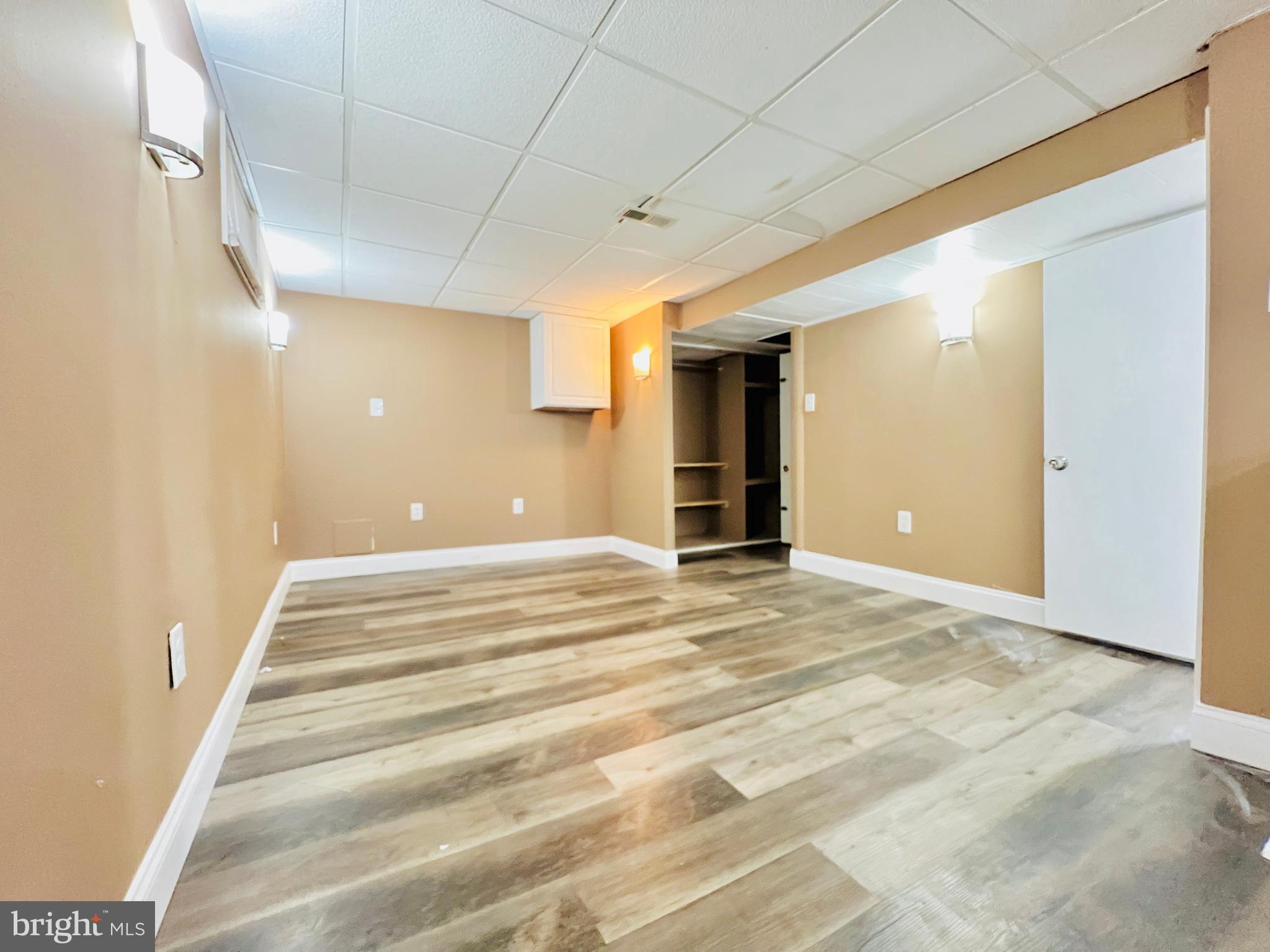 KEN KNOLL - Residential